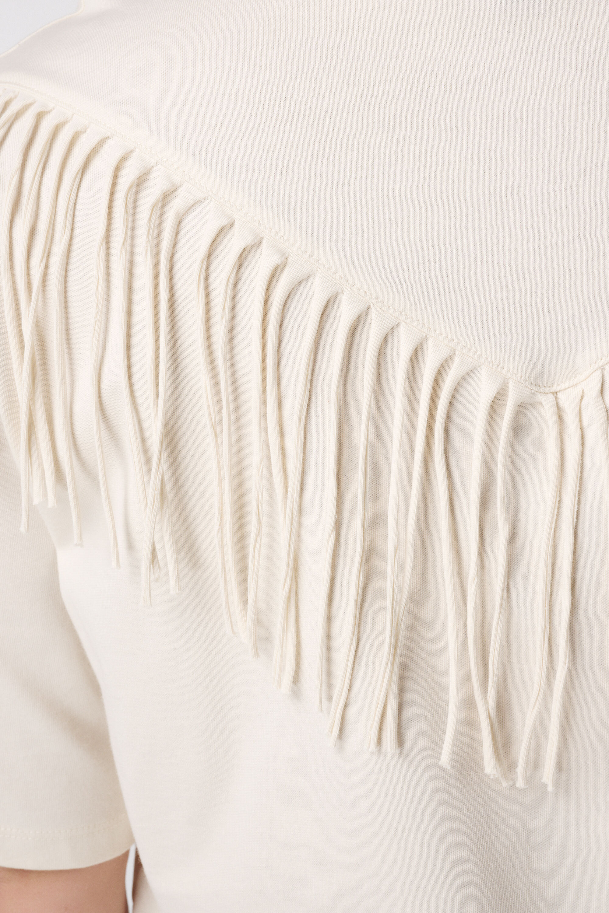 Camiseta estilo western con flecos image number 6