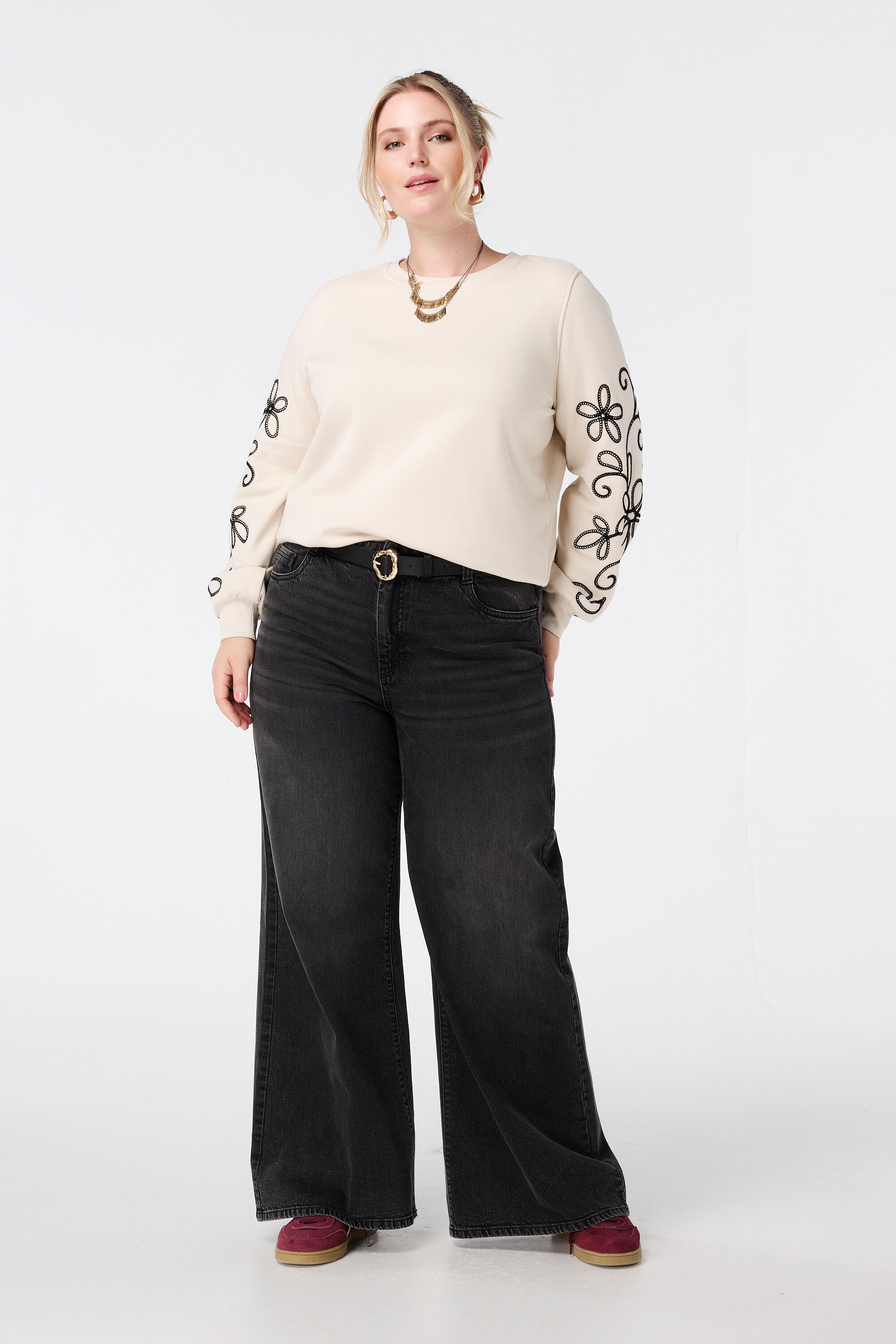 Jersey con detalles bordados image number 5