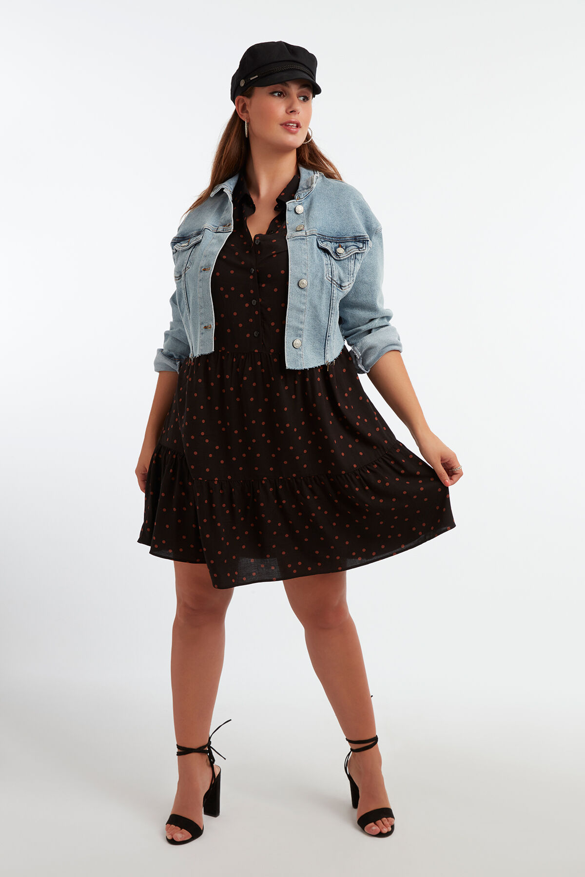 Chaqueta vaquera corta image number 3