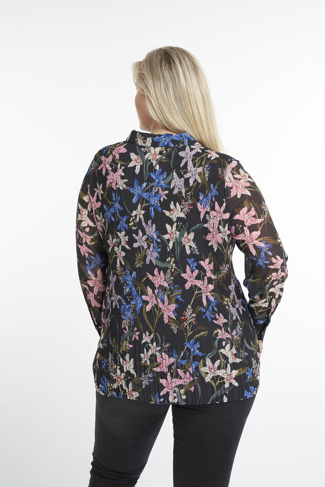 Blusa hecha de tejido plisado image number 3