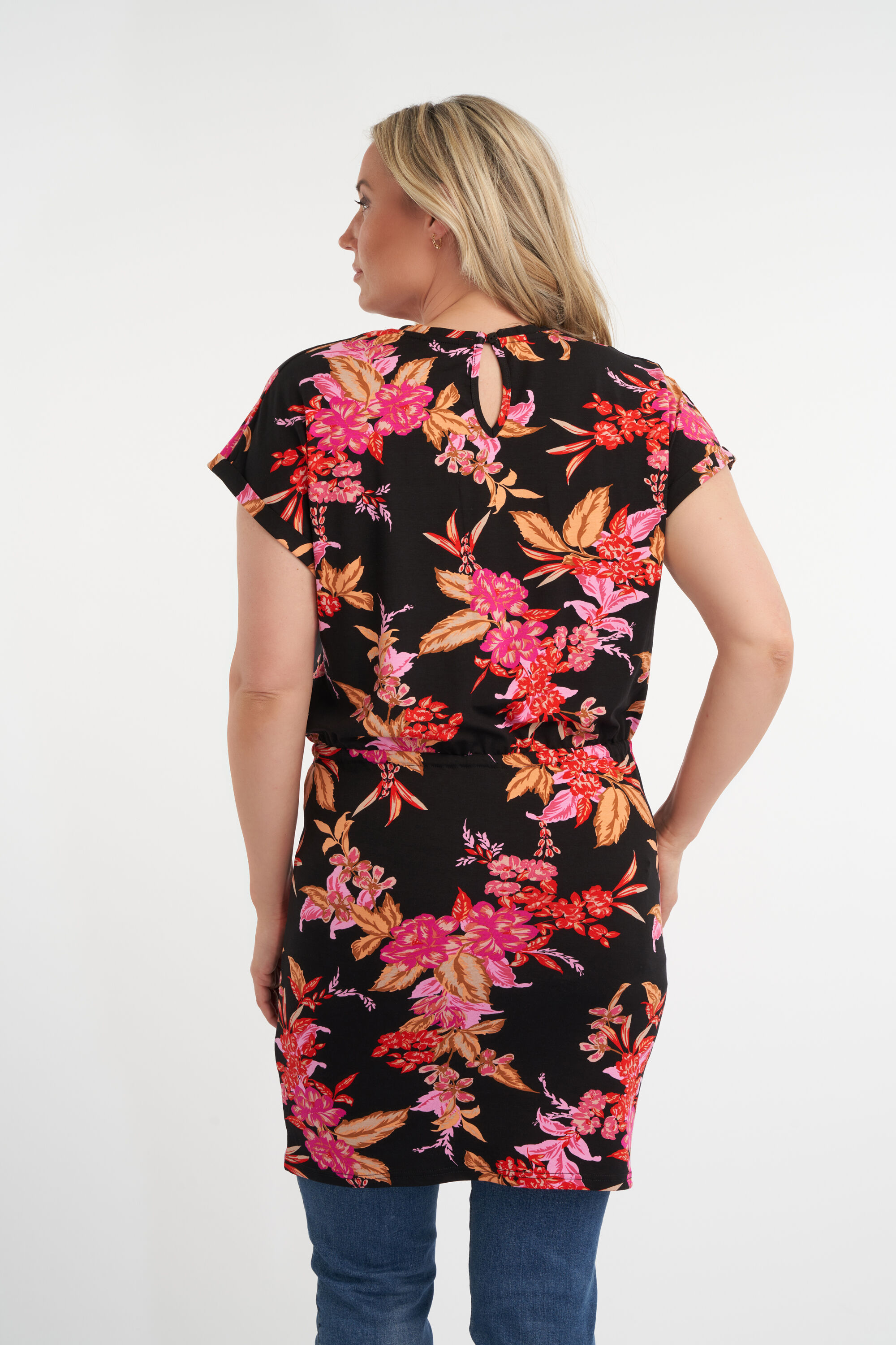 T&uacute;nica con un cinto decorativo para atar image number 3