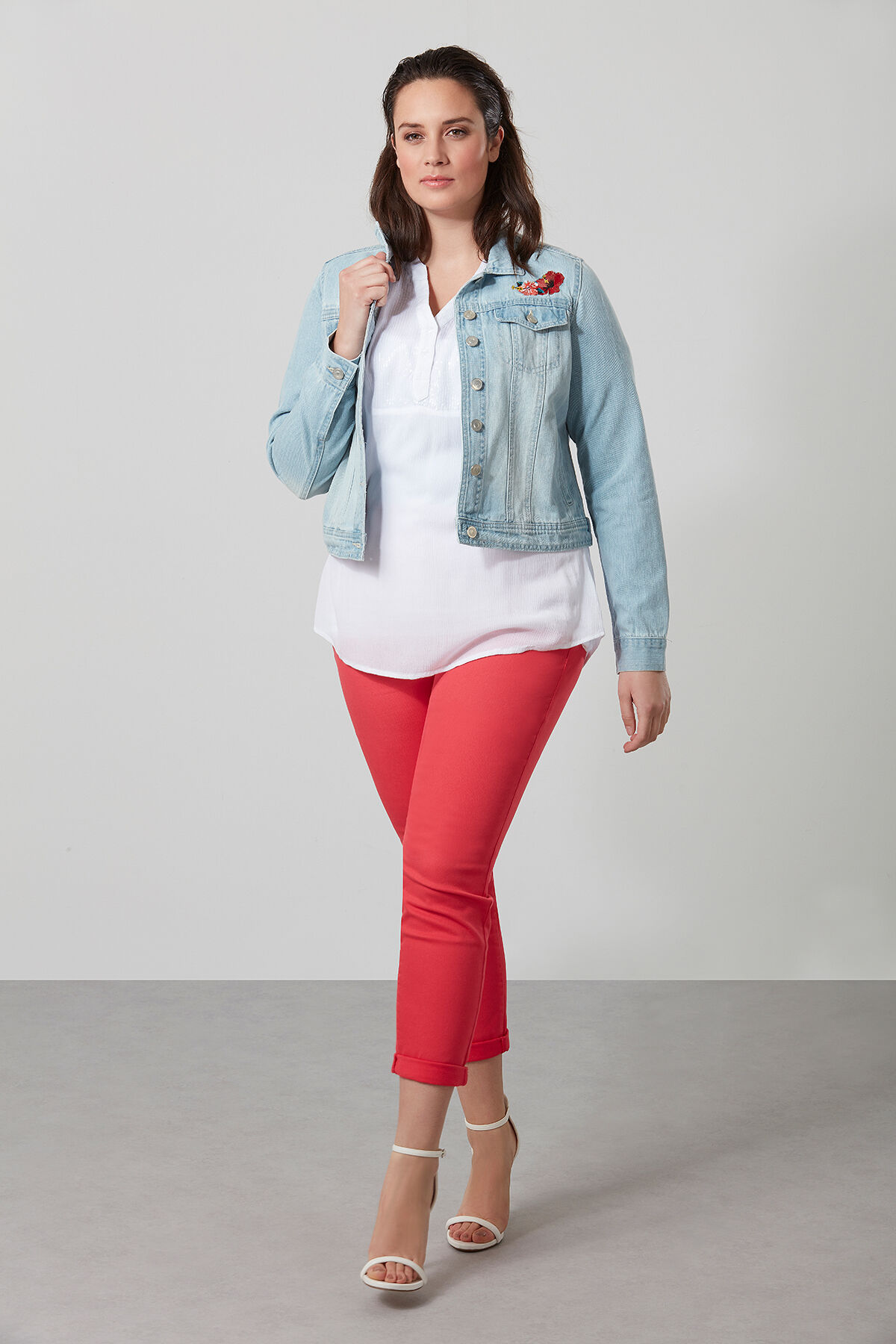 Chaqueta vaquera con estampado image number 3