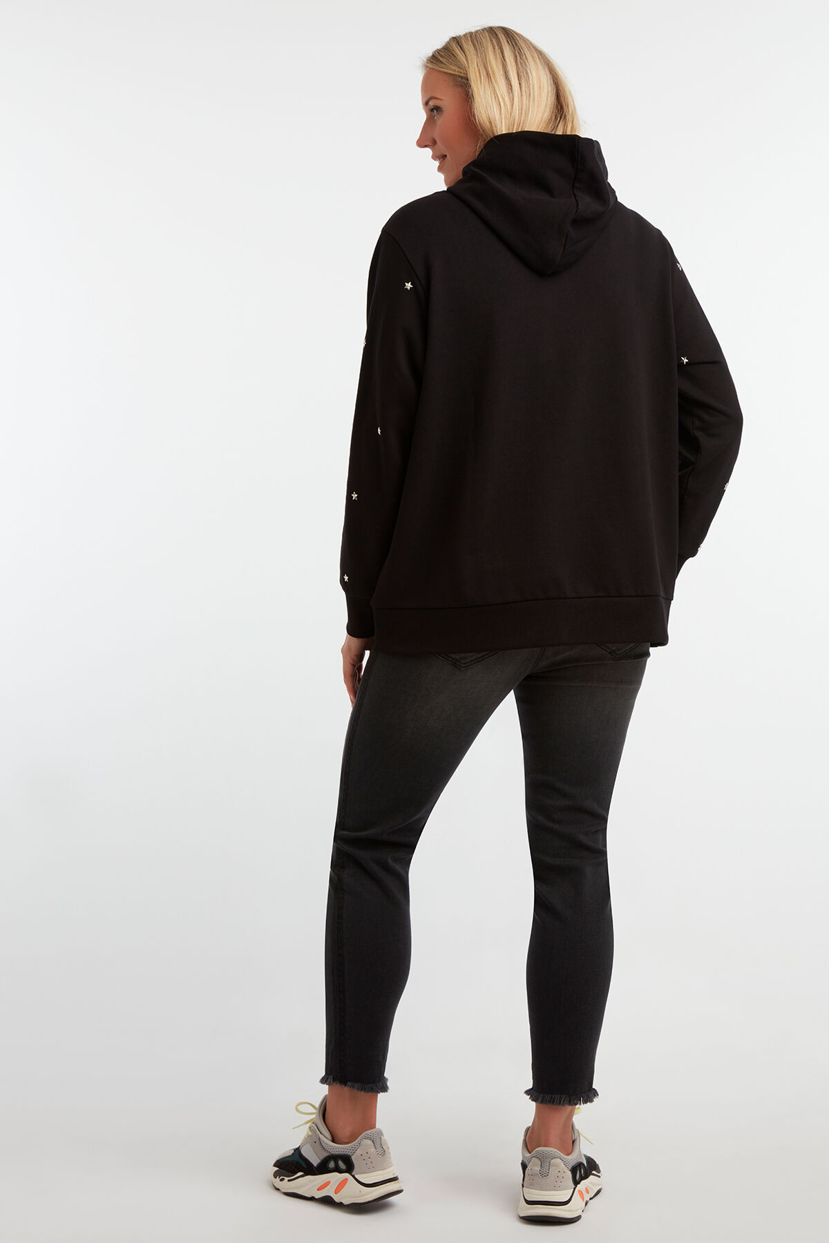 Su&eacute;ter de estrellas con capucha image number 4