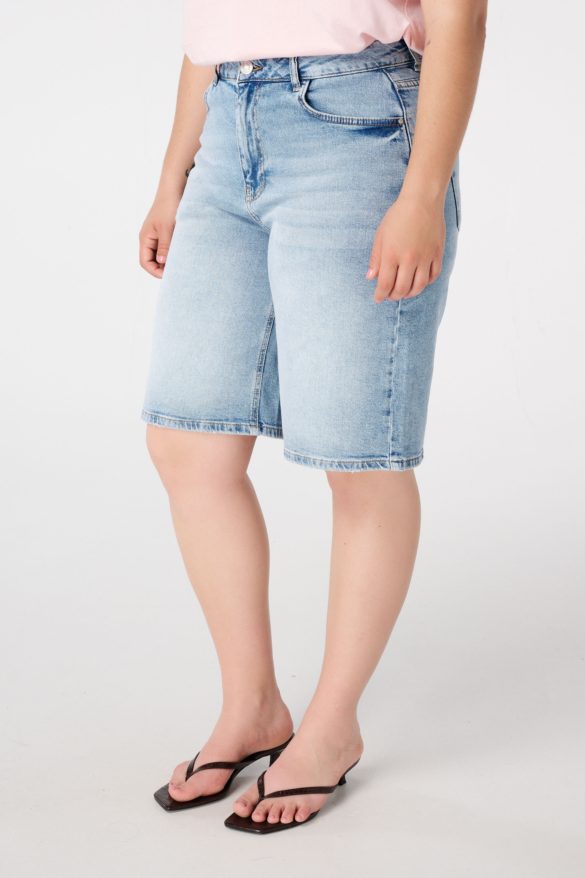 Pantalones cortos vaqueros el&aacute;sticos image number 5