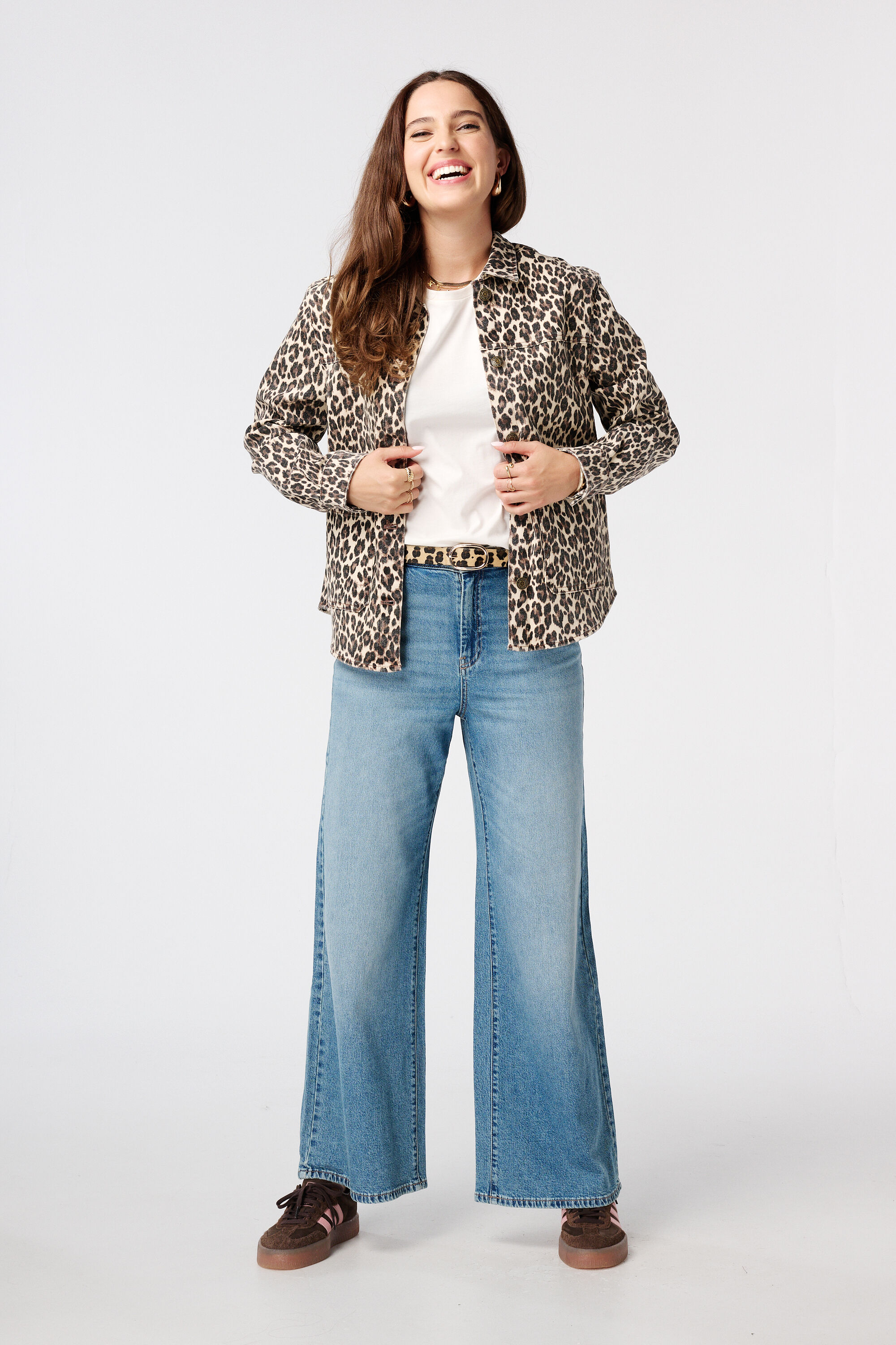 Camiseta con estampado de flores image number 5