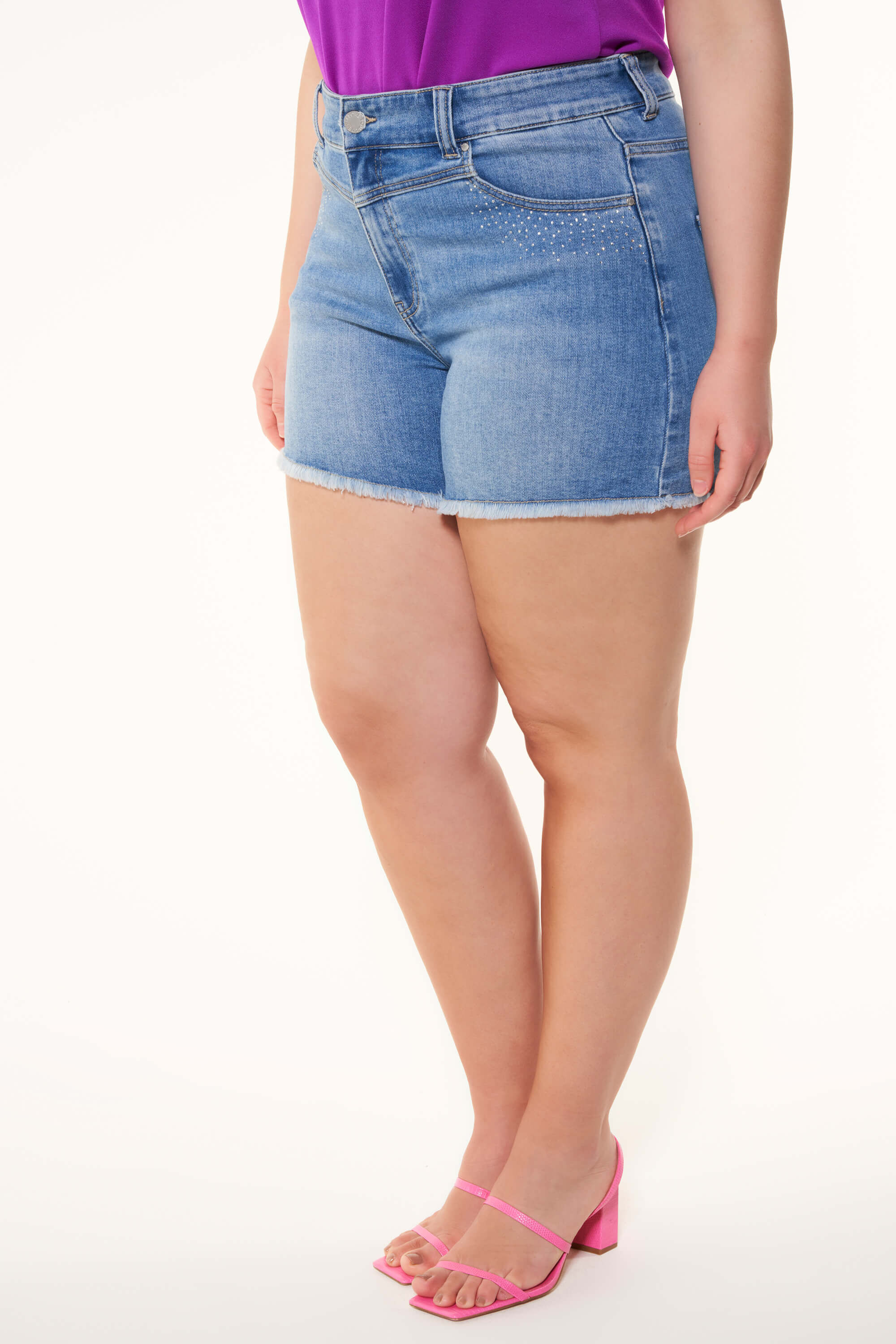 Shorts con brillantes image number 6