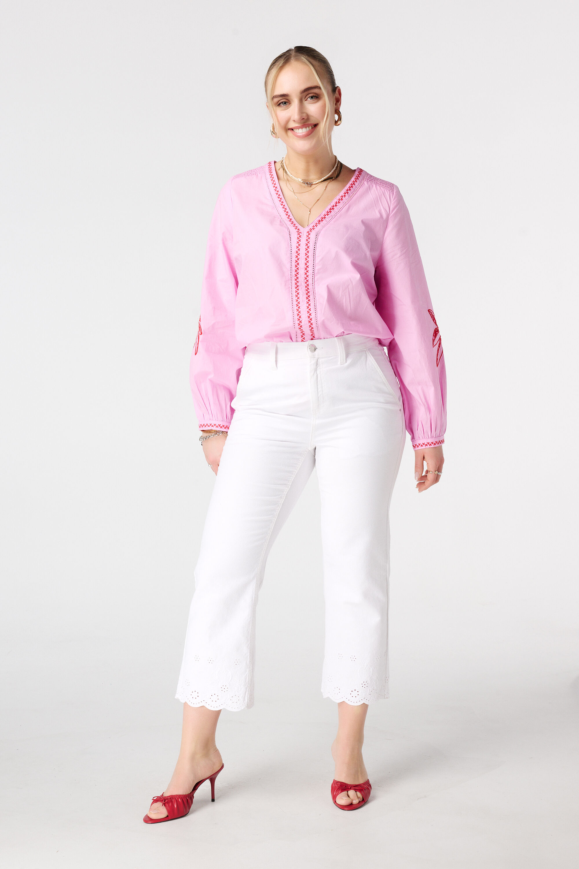 Blusa con bordado image number 5