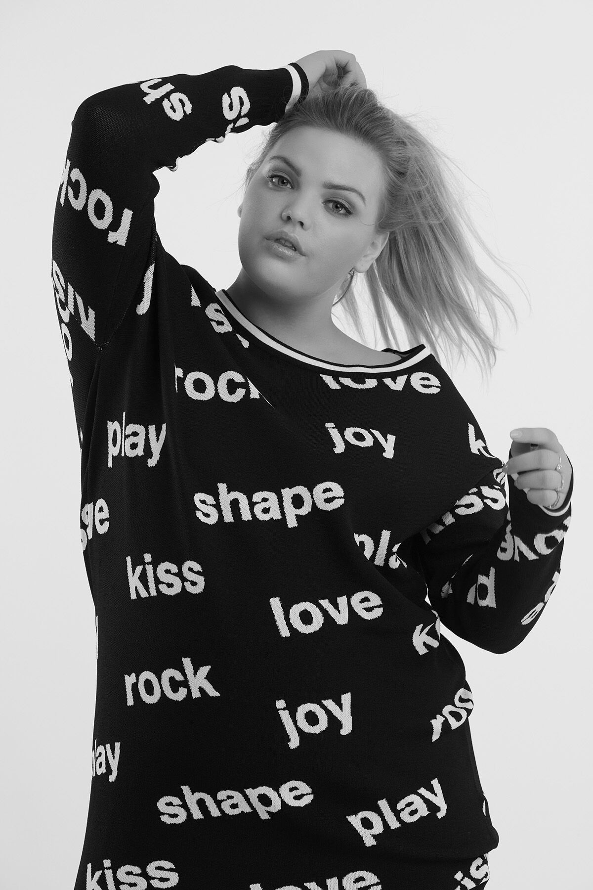 Vestido tipo jersey de punto con texto image number 3