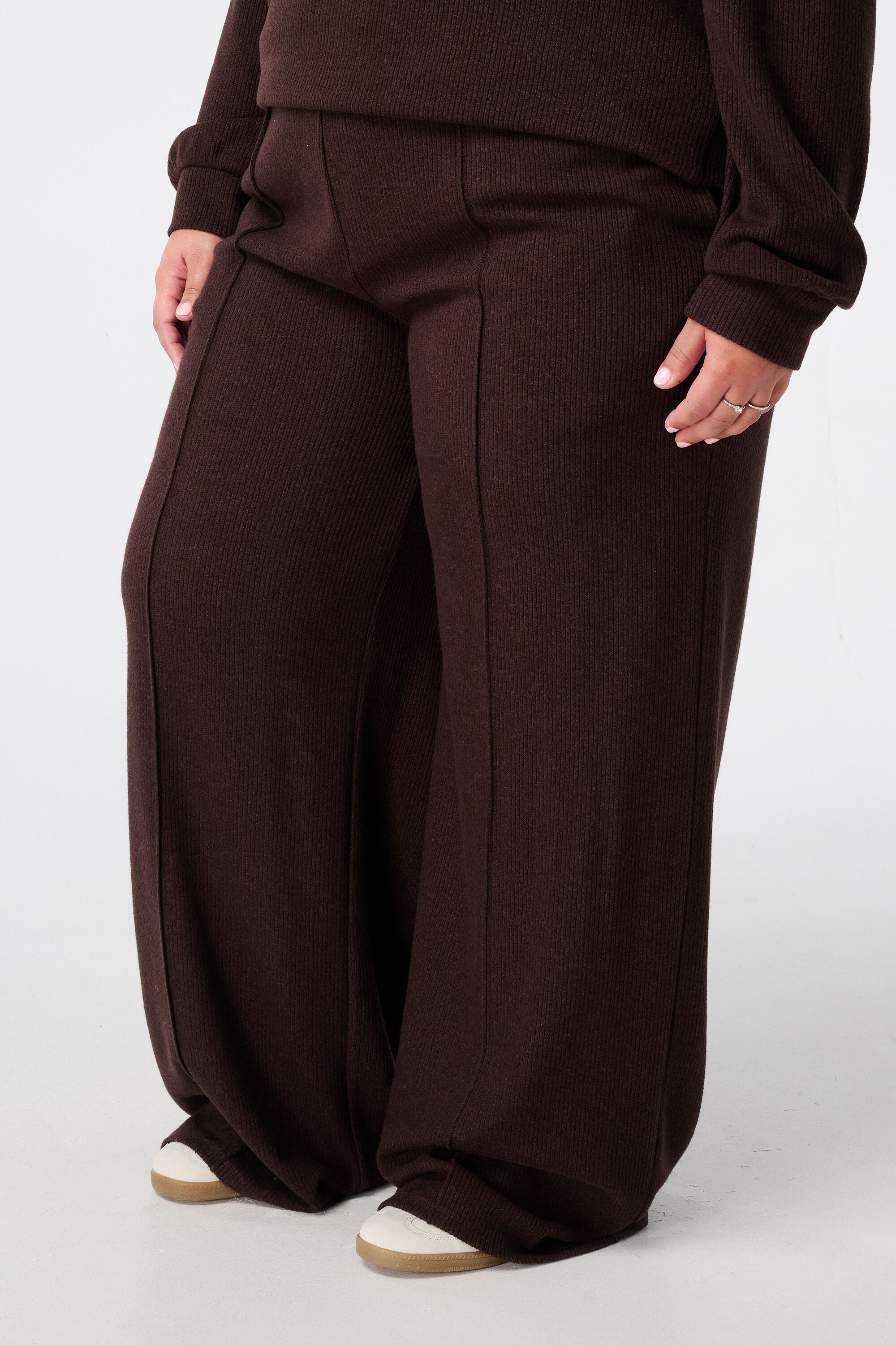 Pantalones rectos con cintura el&aacute;stica image number 5