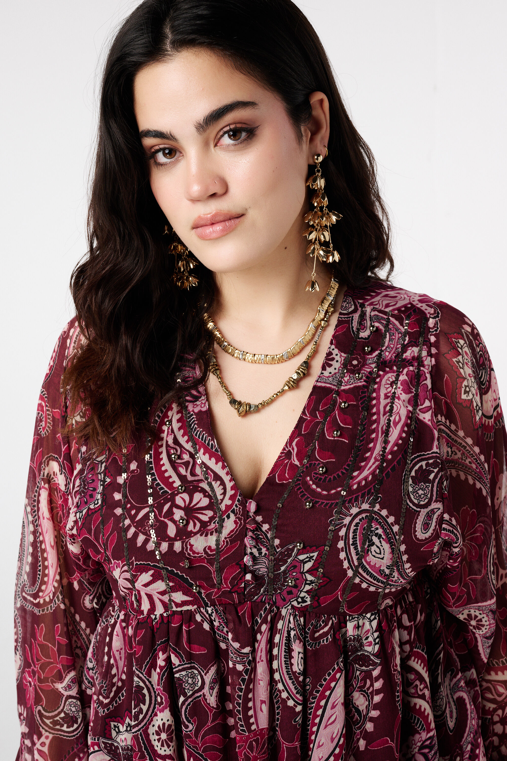 Vestido con mangas transparentes image number 4