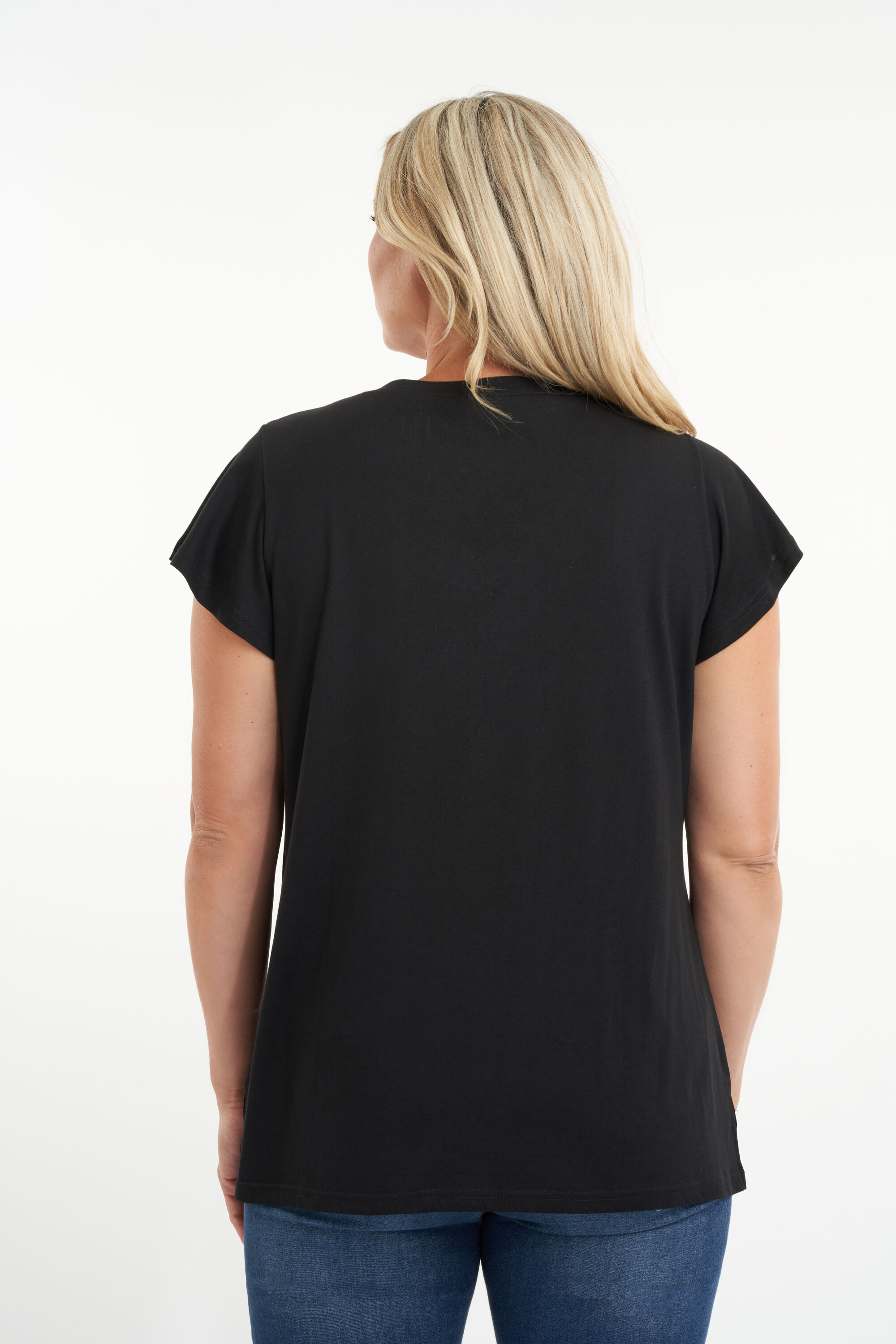 Camiseta con volantitos image number 3