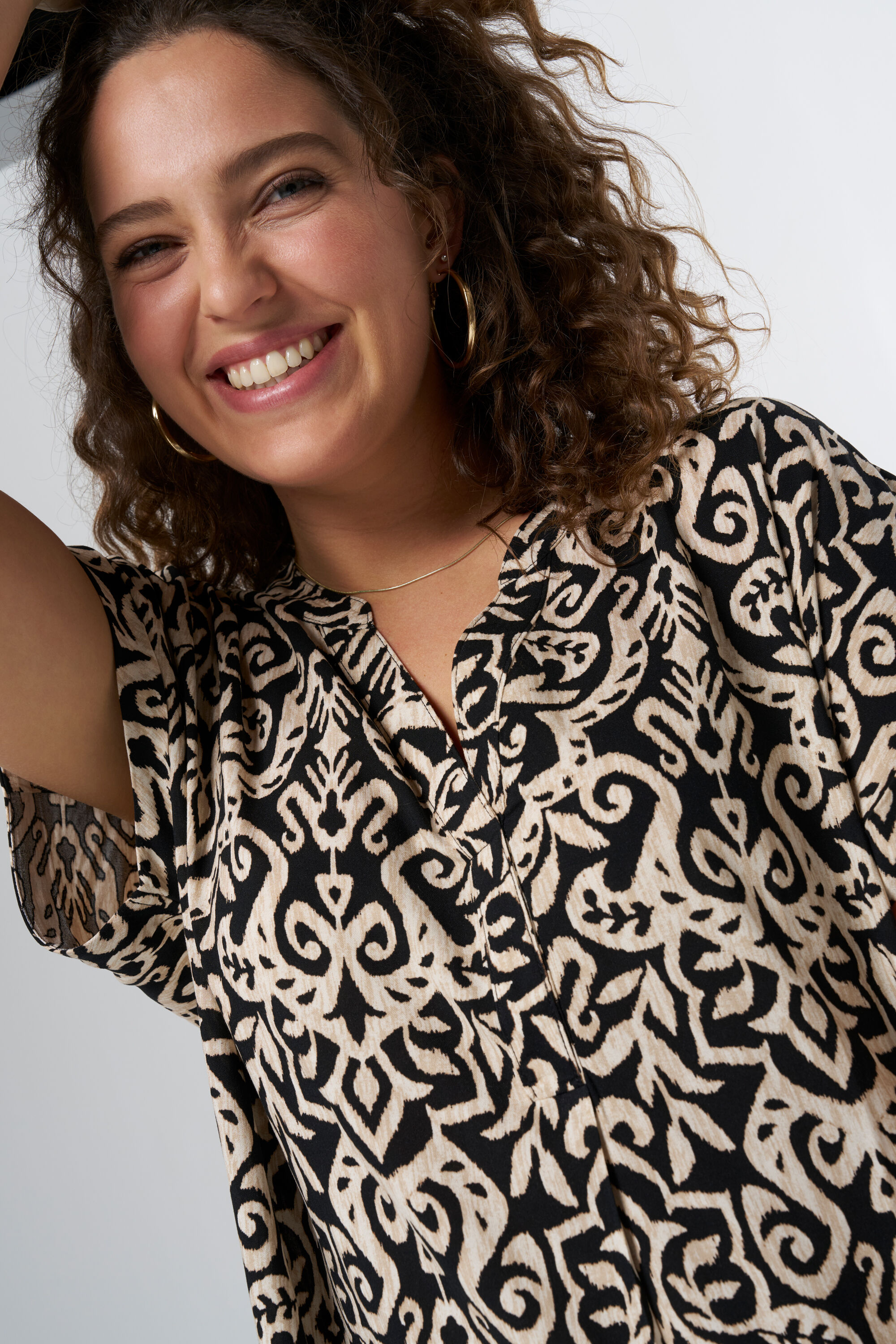 Vestido de corte holgado con estampado image number 6