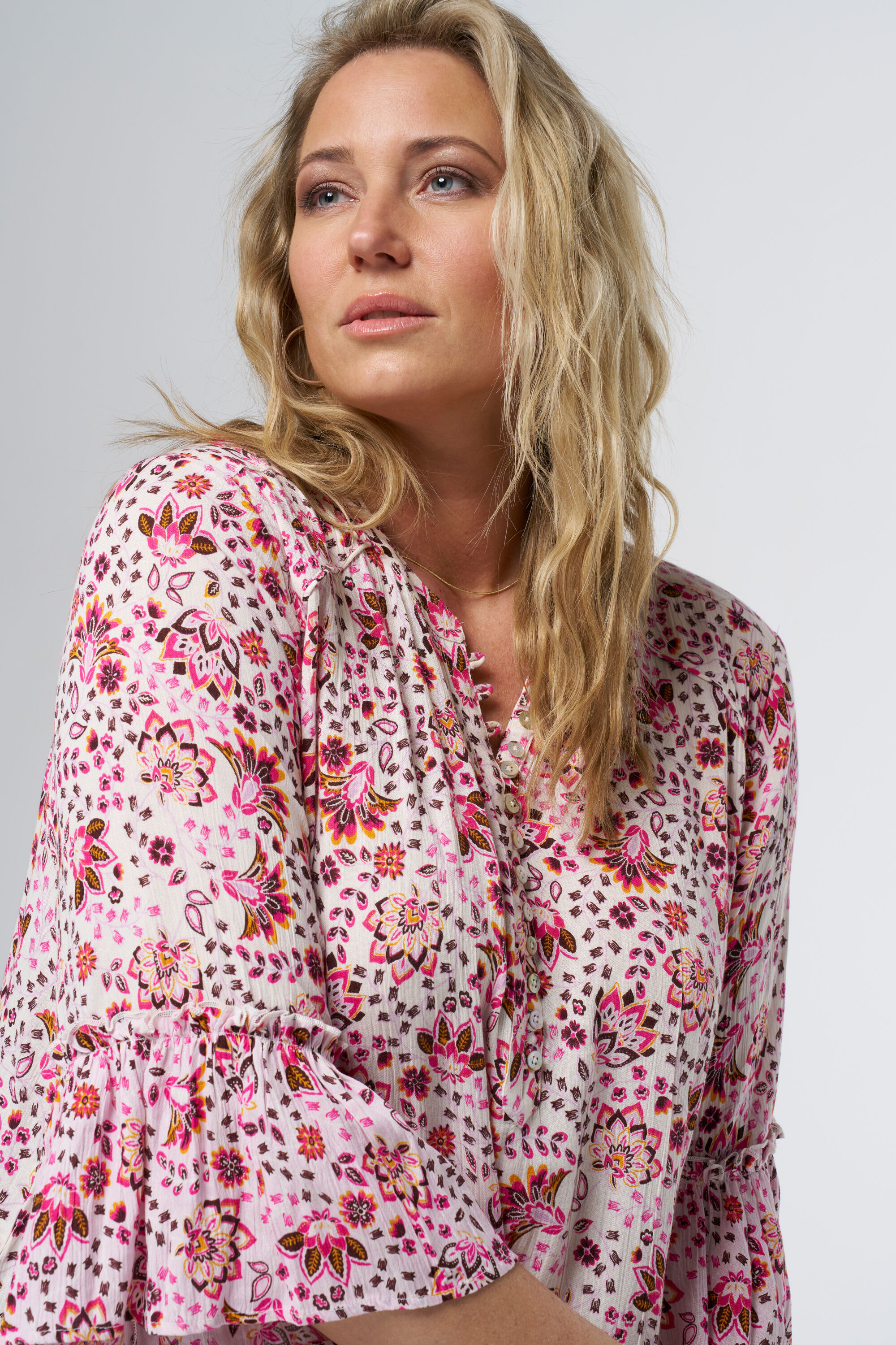 Blusa con estampado image number 4