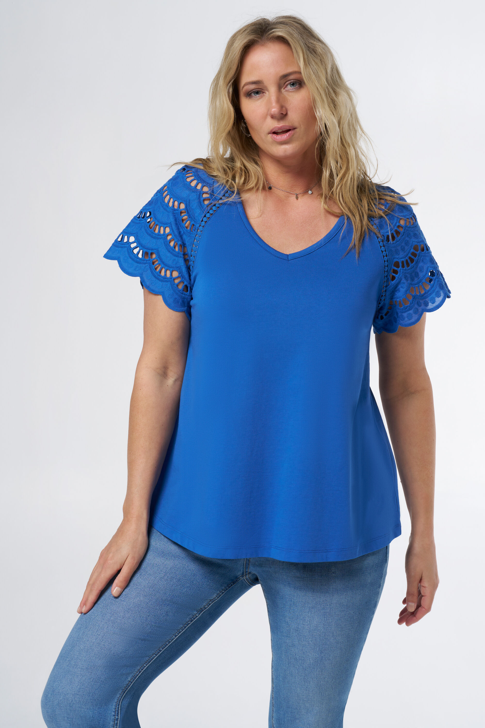 Camiseta con detalles en las mangas. image number 0