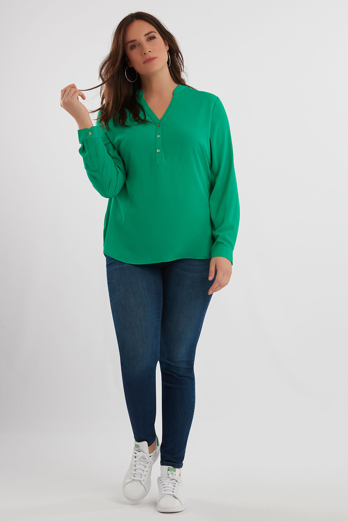 Blusa con botones image number 3