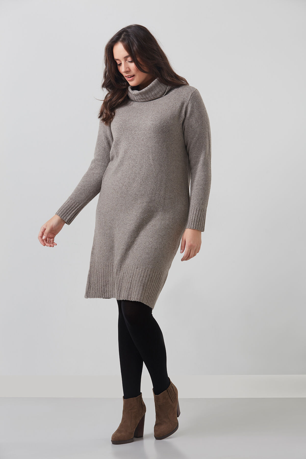 Jersey largo de cuello alto image number 3