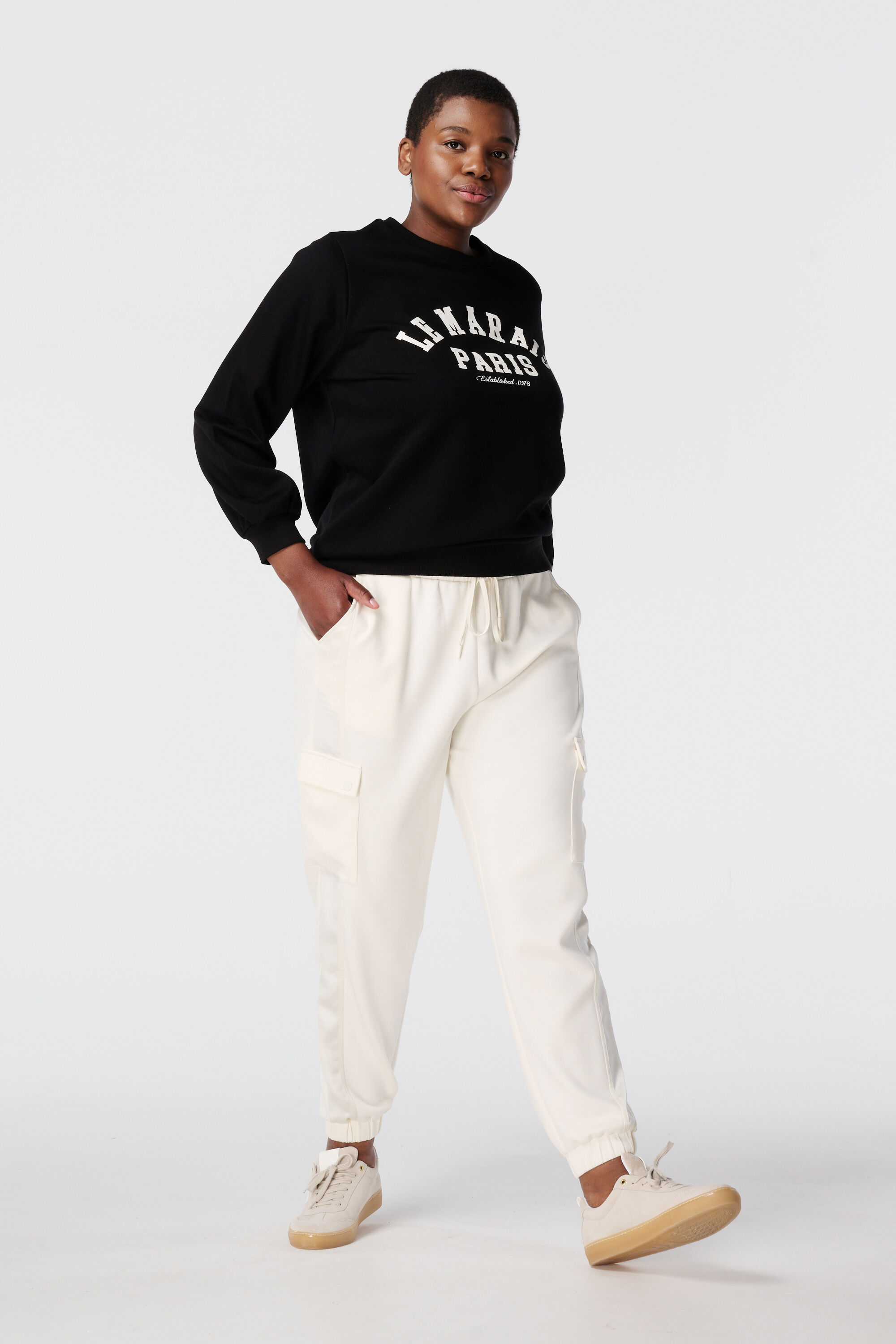 Su&eacute;ter con texto image number 5