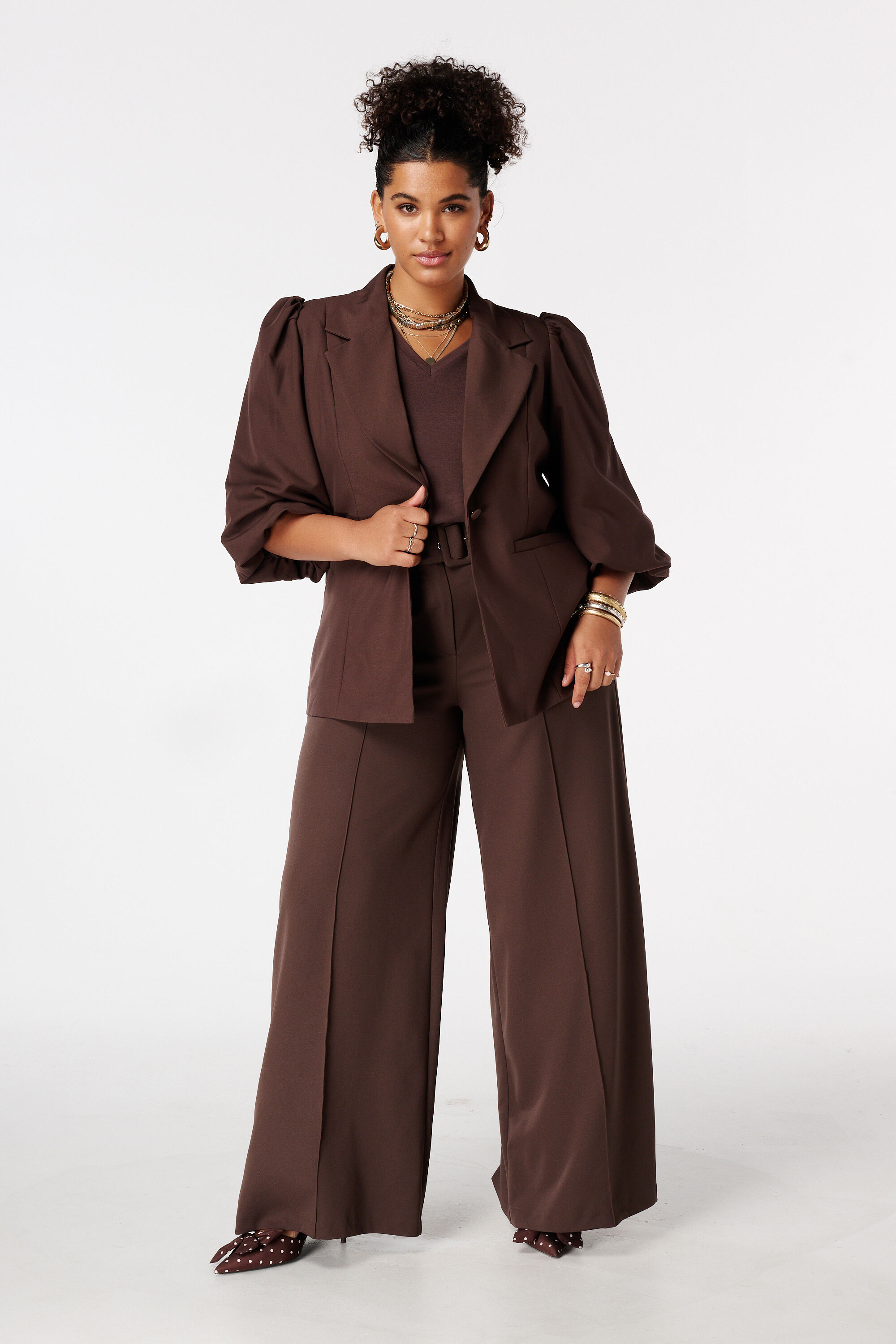 Blazer con mangas abullonadas cortas image number 5