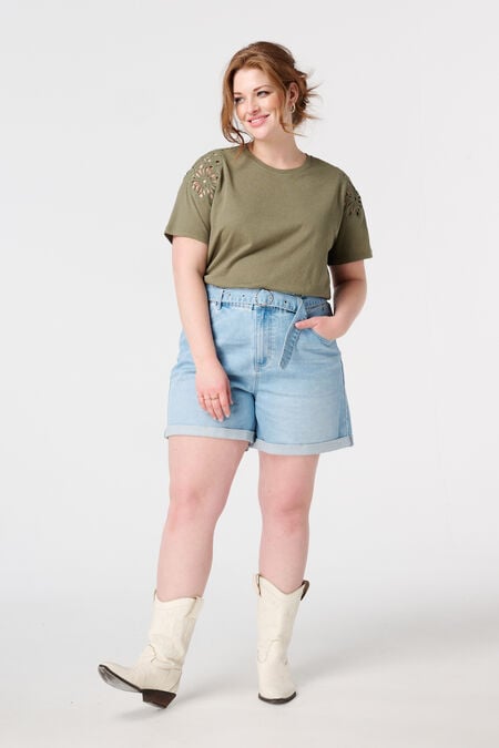 Shorts denim con cinto Shorts denim con cinto
