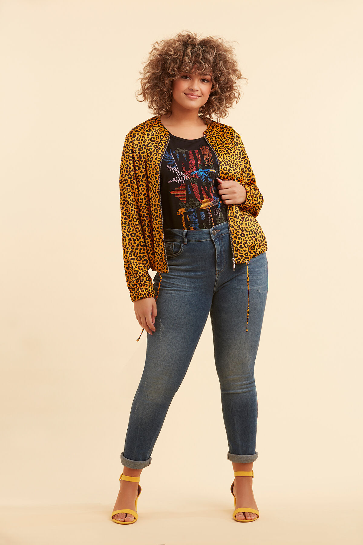 Chaqueta bomber estampada image number 6