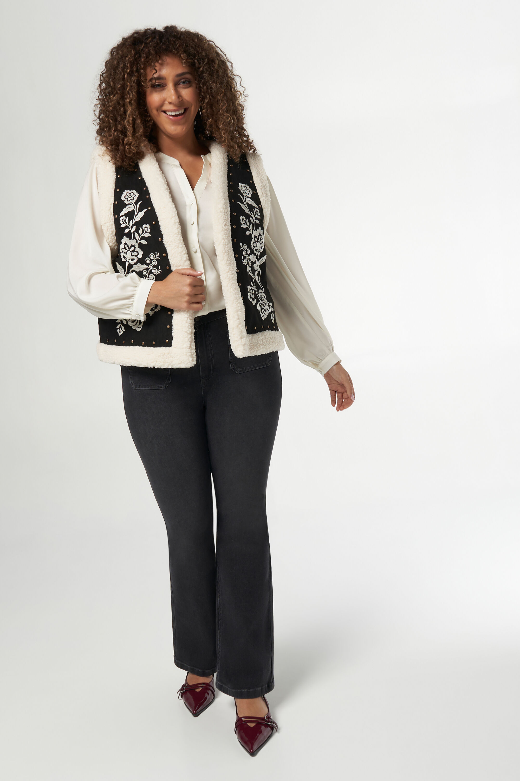 Chaleco con osito y detalles  image number 5