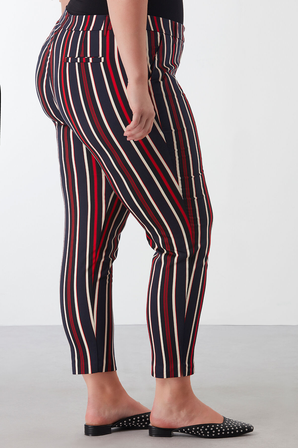 Pantalones de rayas image number 3