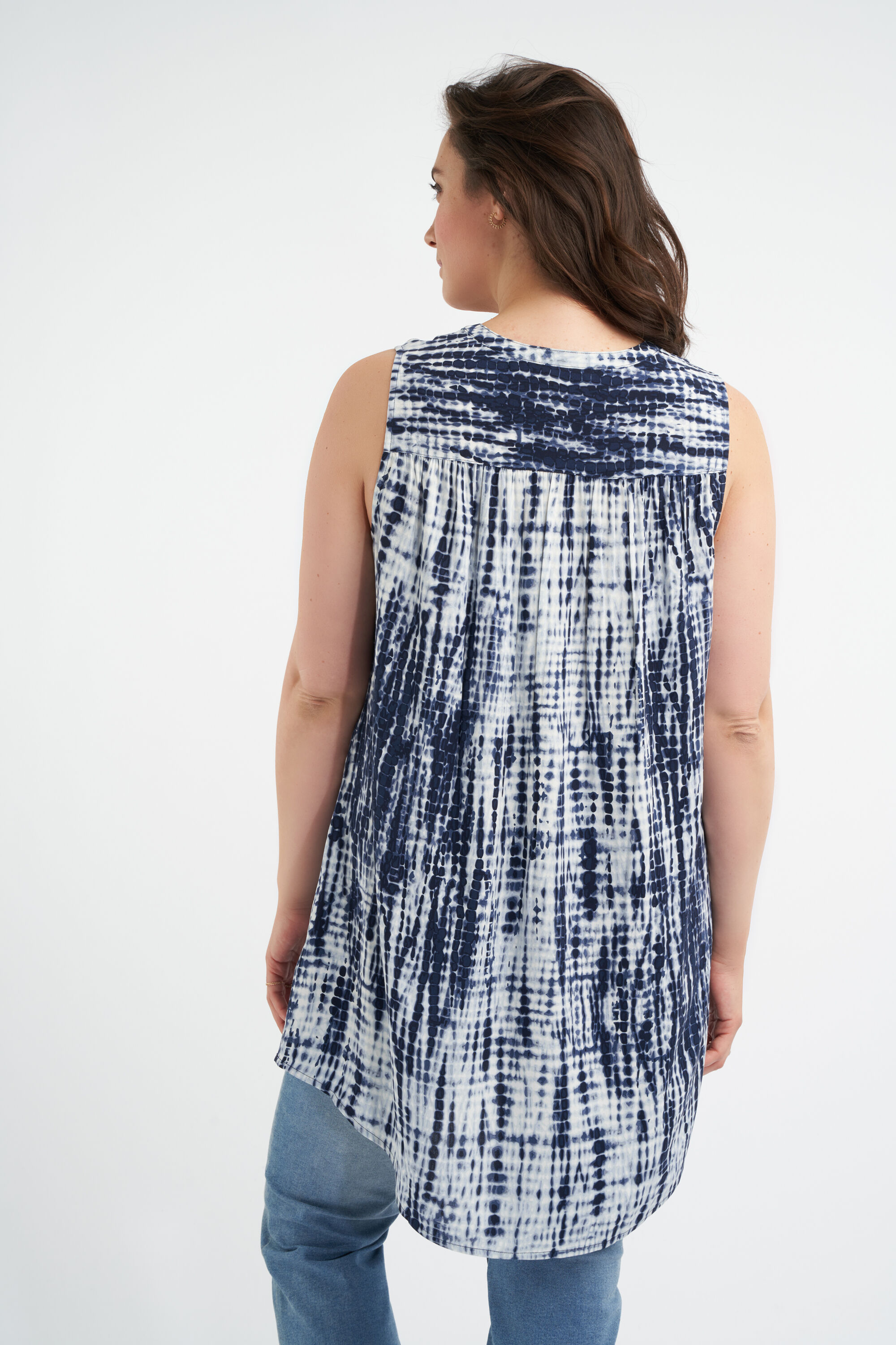 Blusa de encaje sin mangas image number 3