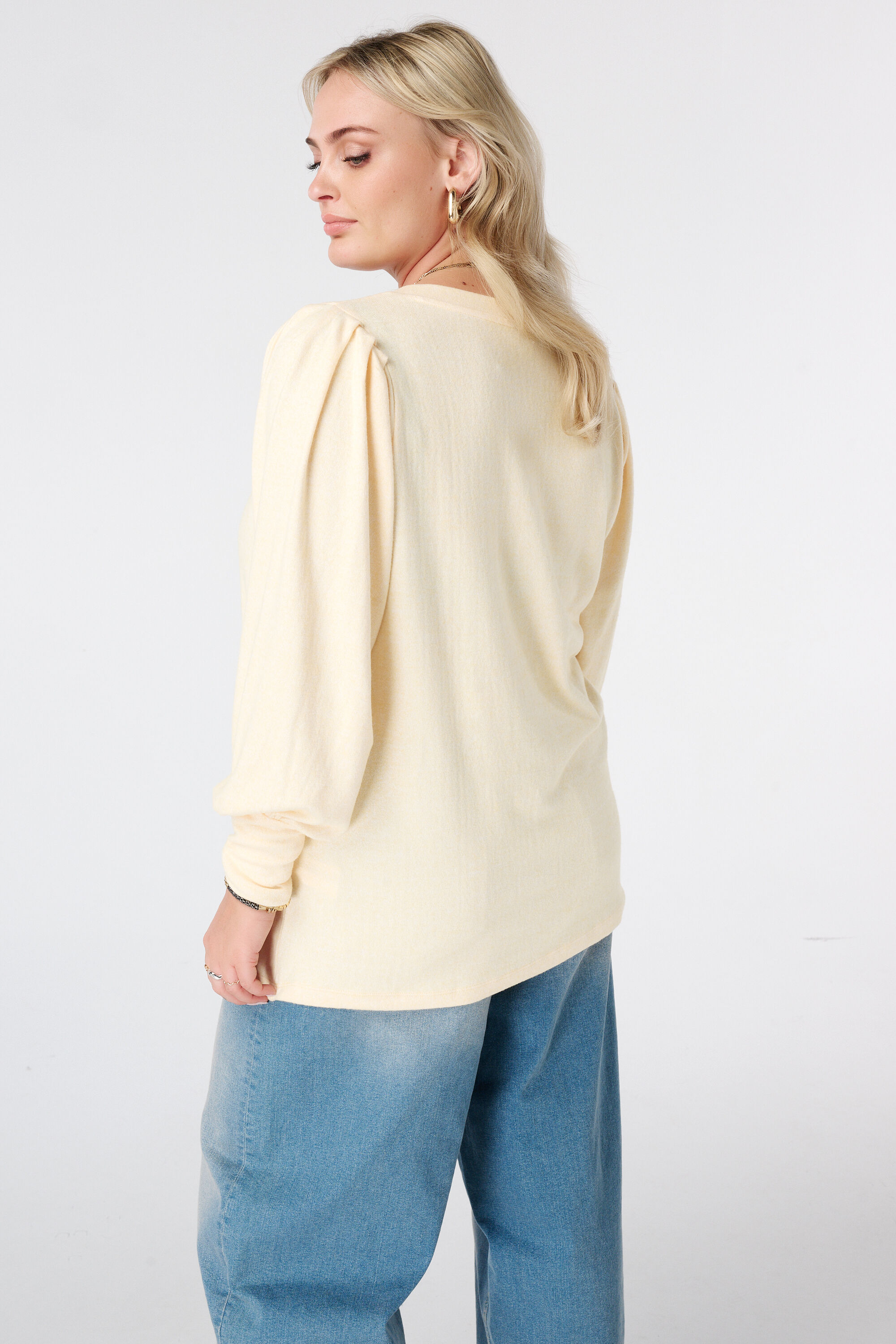 Sudadera con mangas abullonadas image number 3
