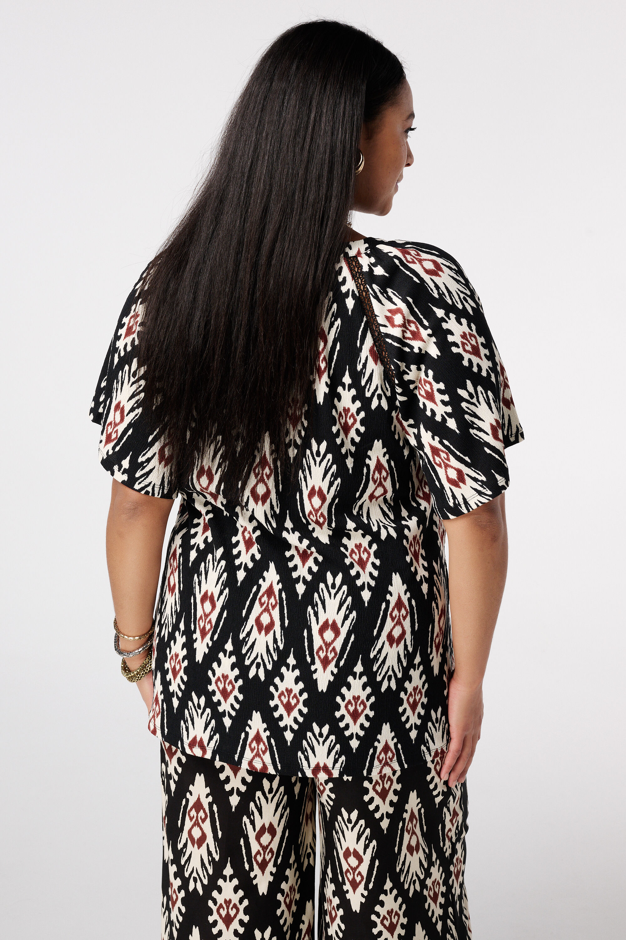 Top con mangas mariposa image number 3