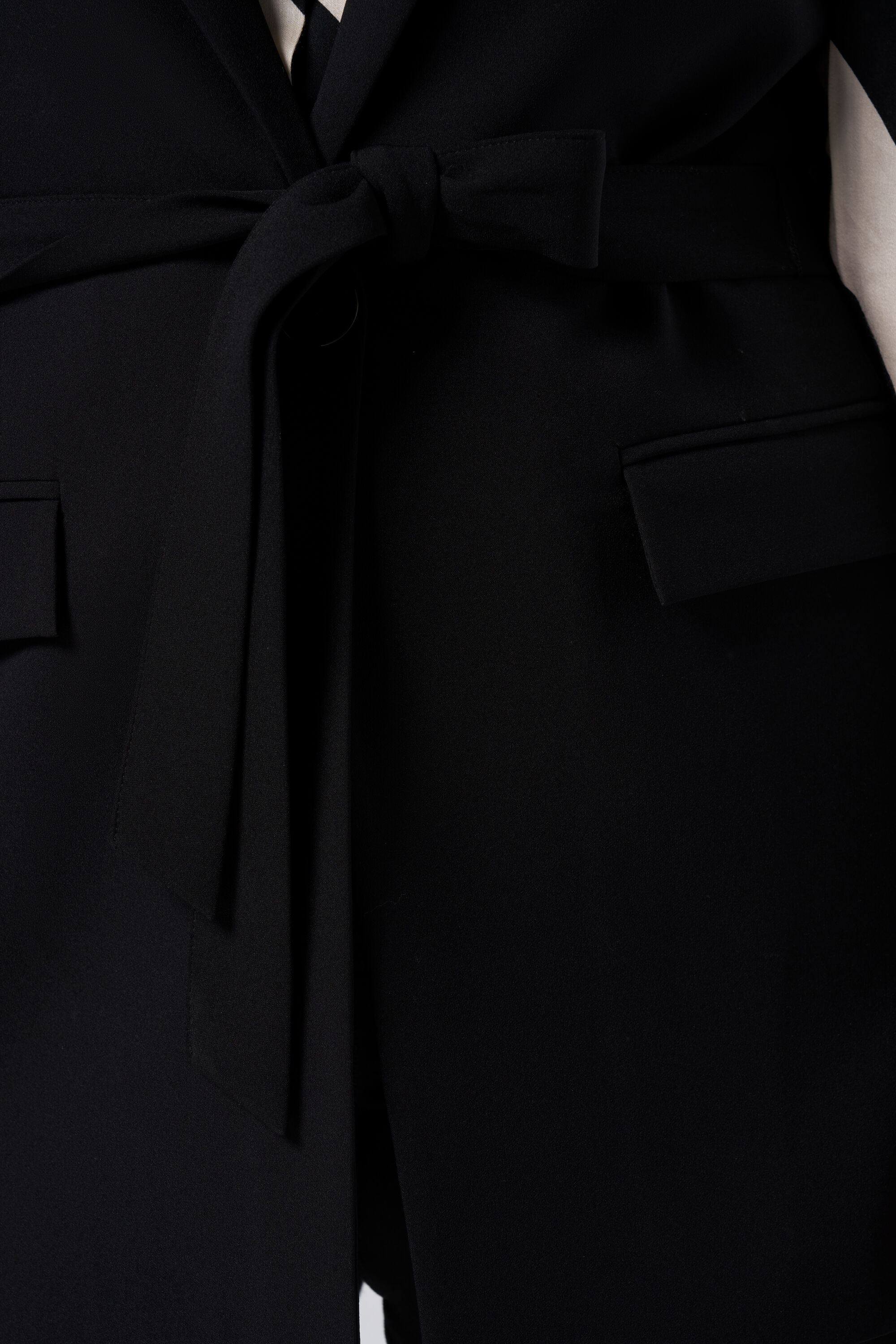 Chaleco con cinto image number 4