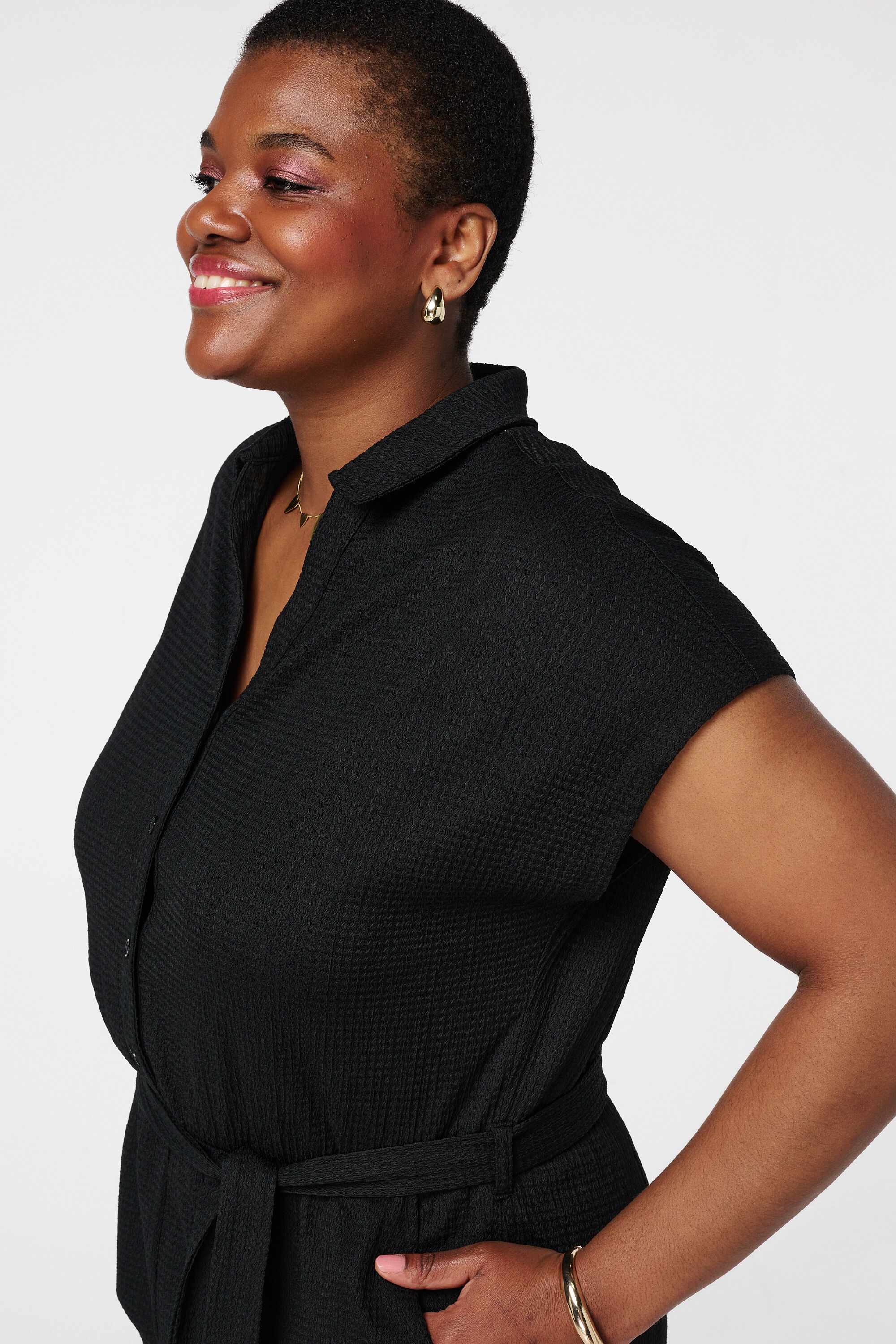 Mono con pajarita image number 4