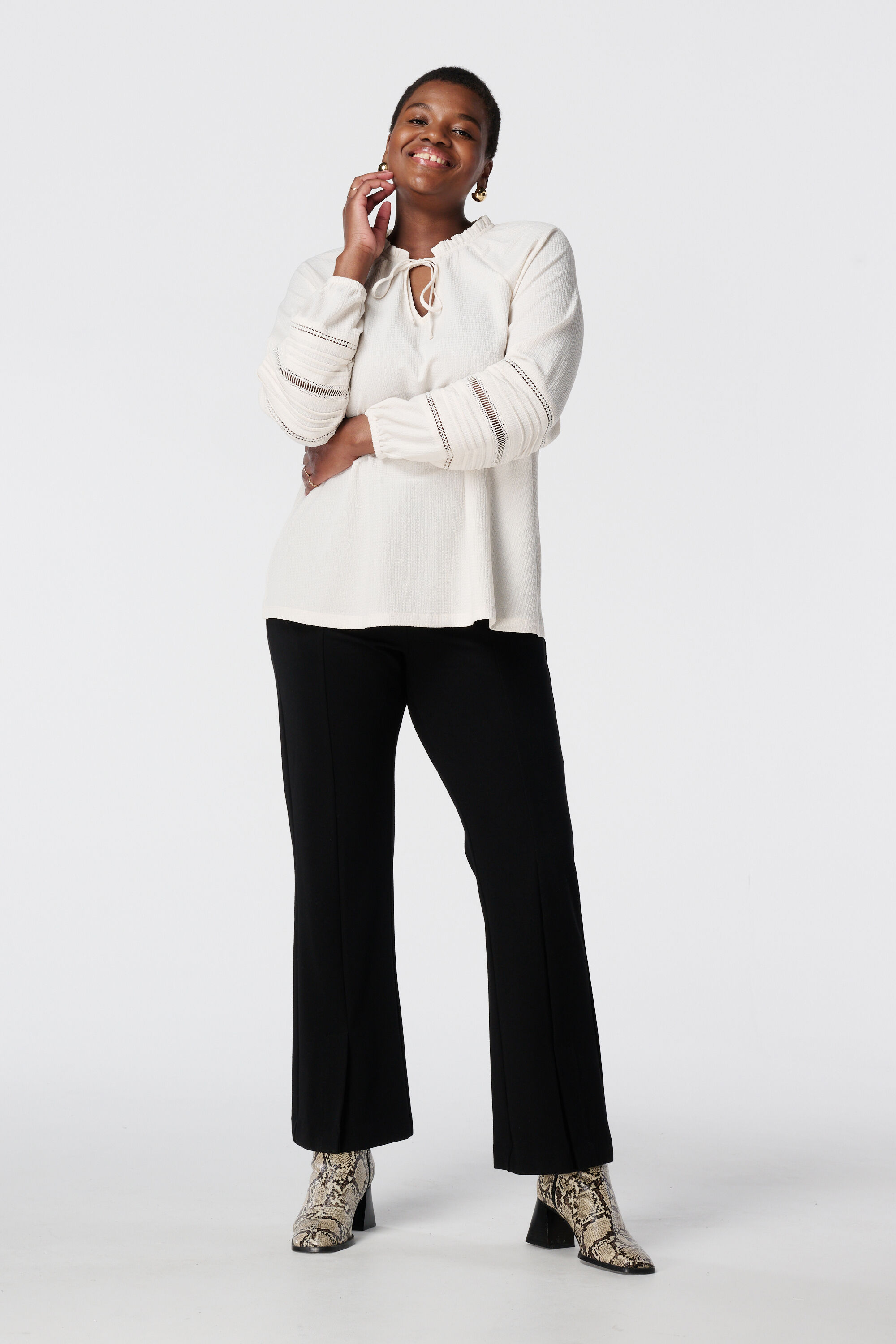 Top con detalles bordados image number 5