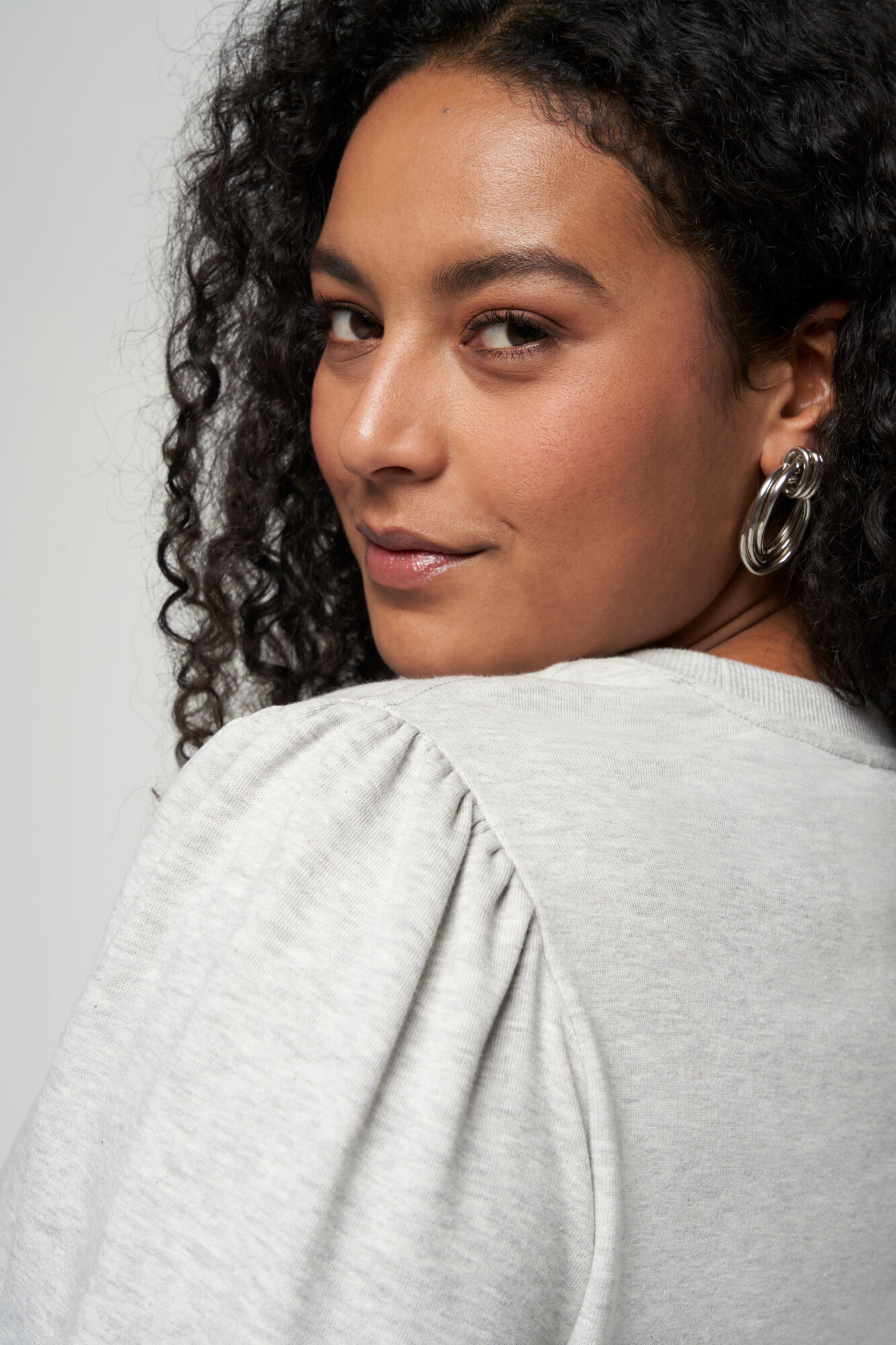 Su&eacute;ter con la palabra &ldquo;Summer&rdquo; image number 4