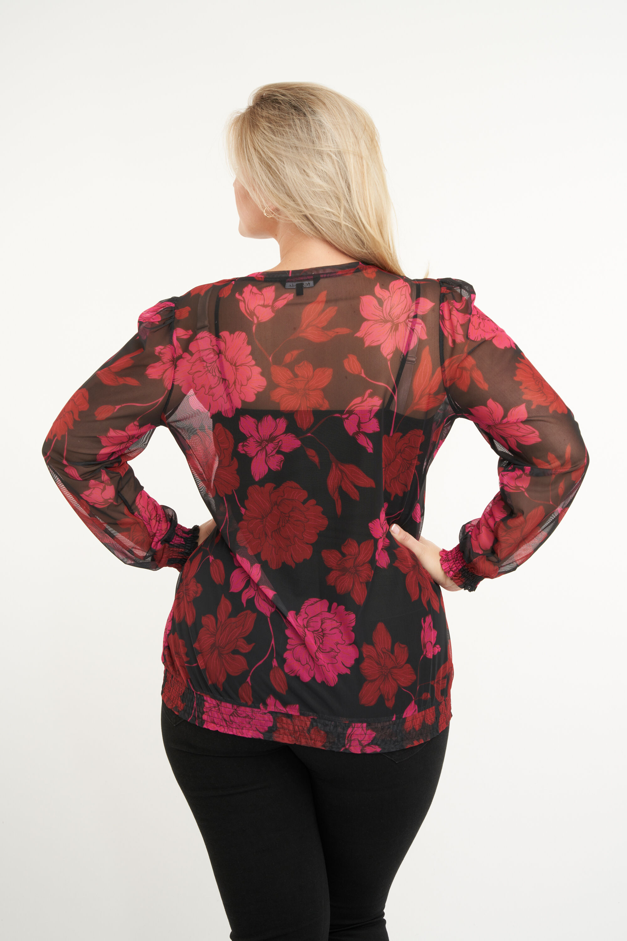 Top de malla con estampado floral image number 3