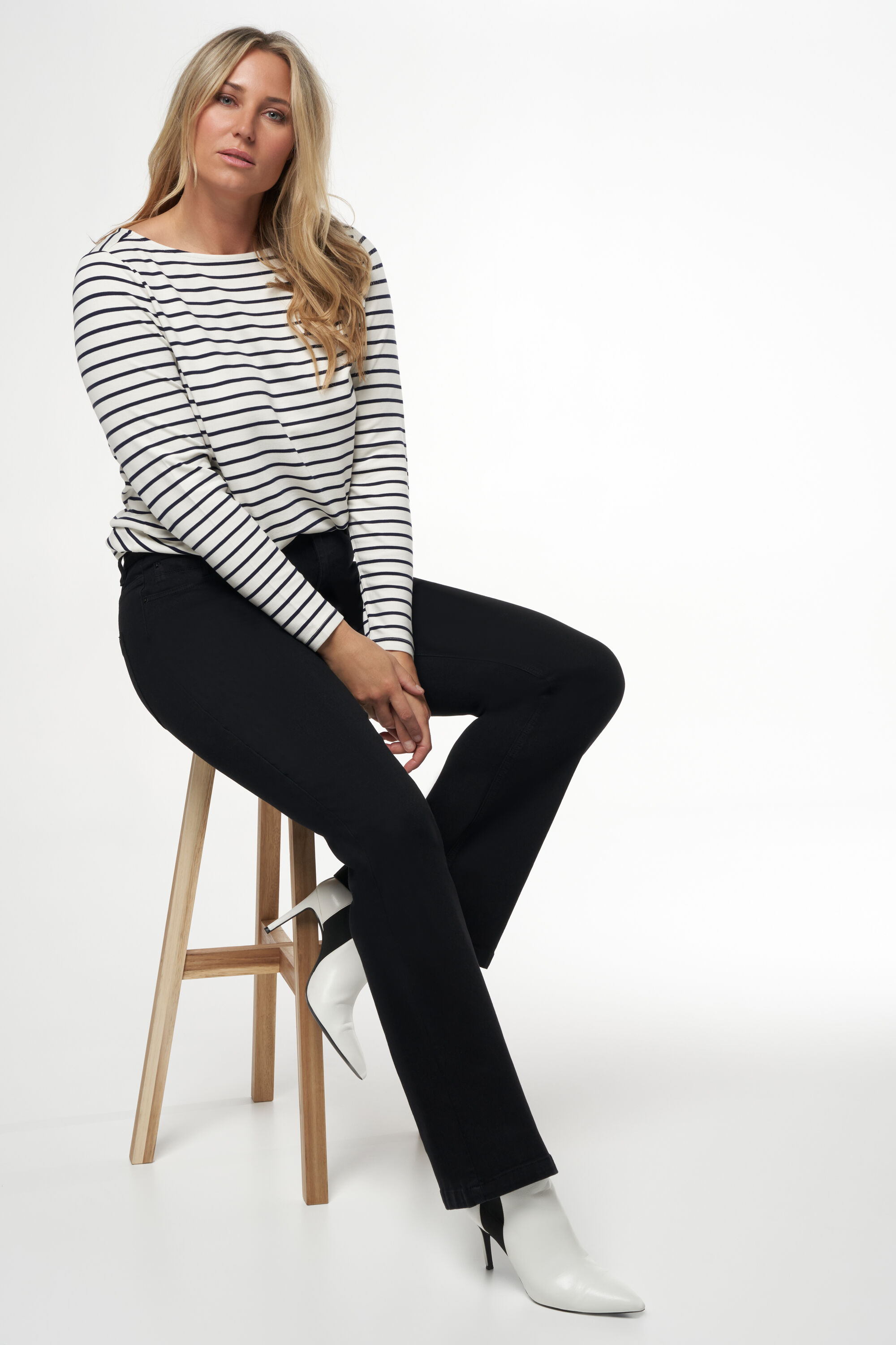 Los vaqueros LILY de corte recto image number 6