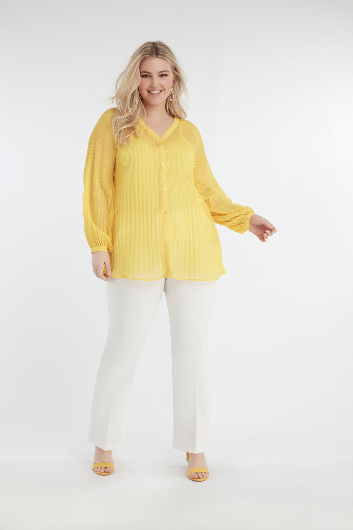 Blusa plisada amarilla image number 4