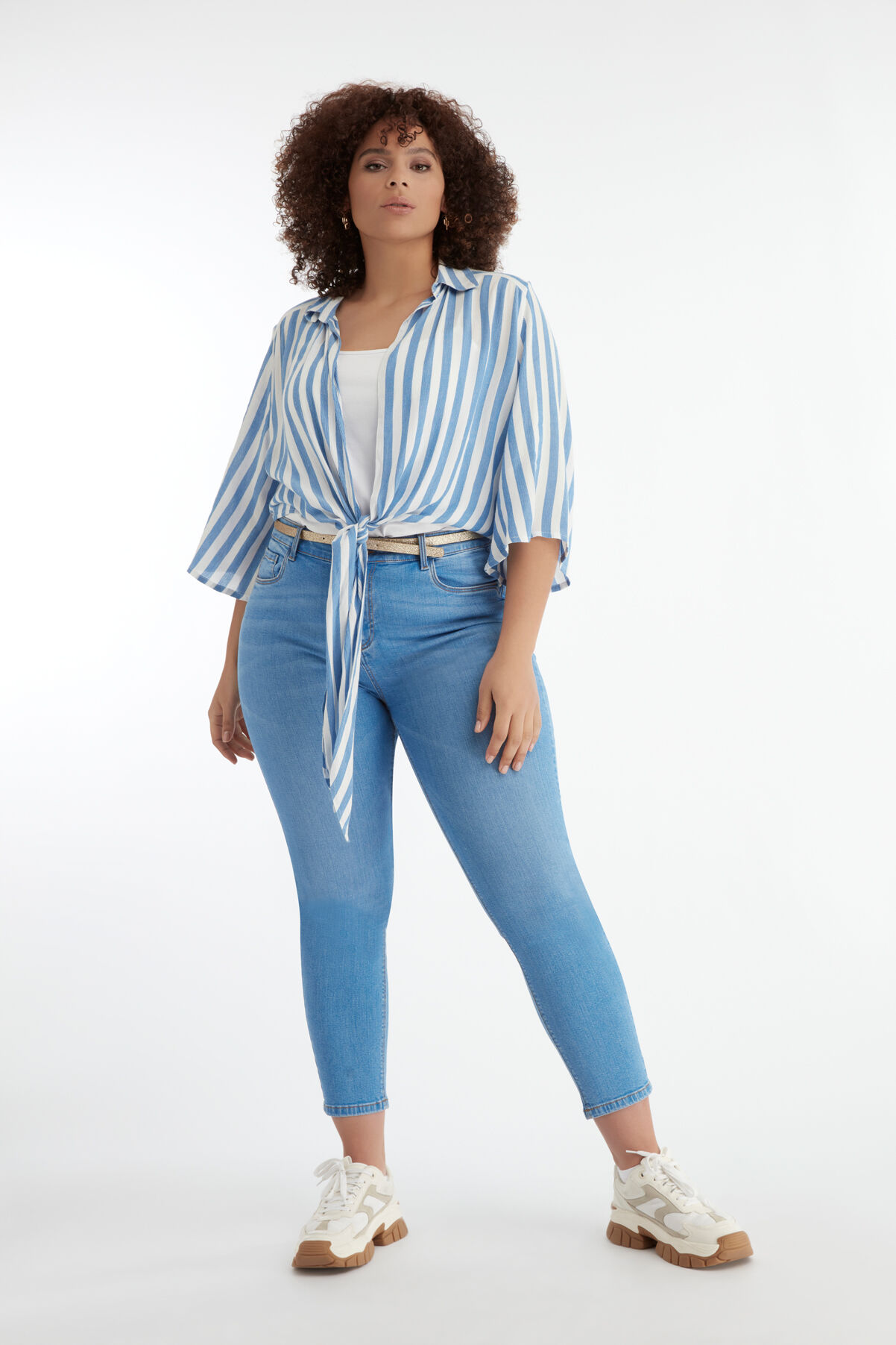 Blusa con nudo image number 4