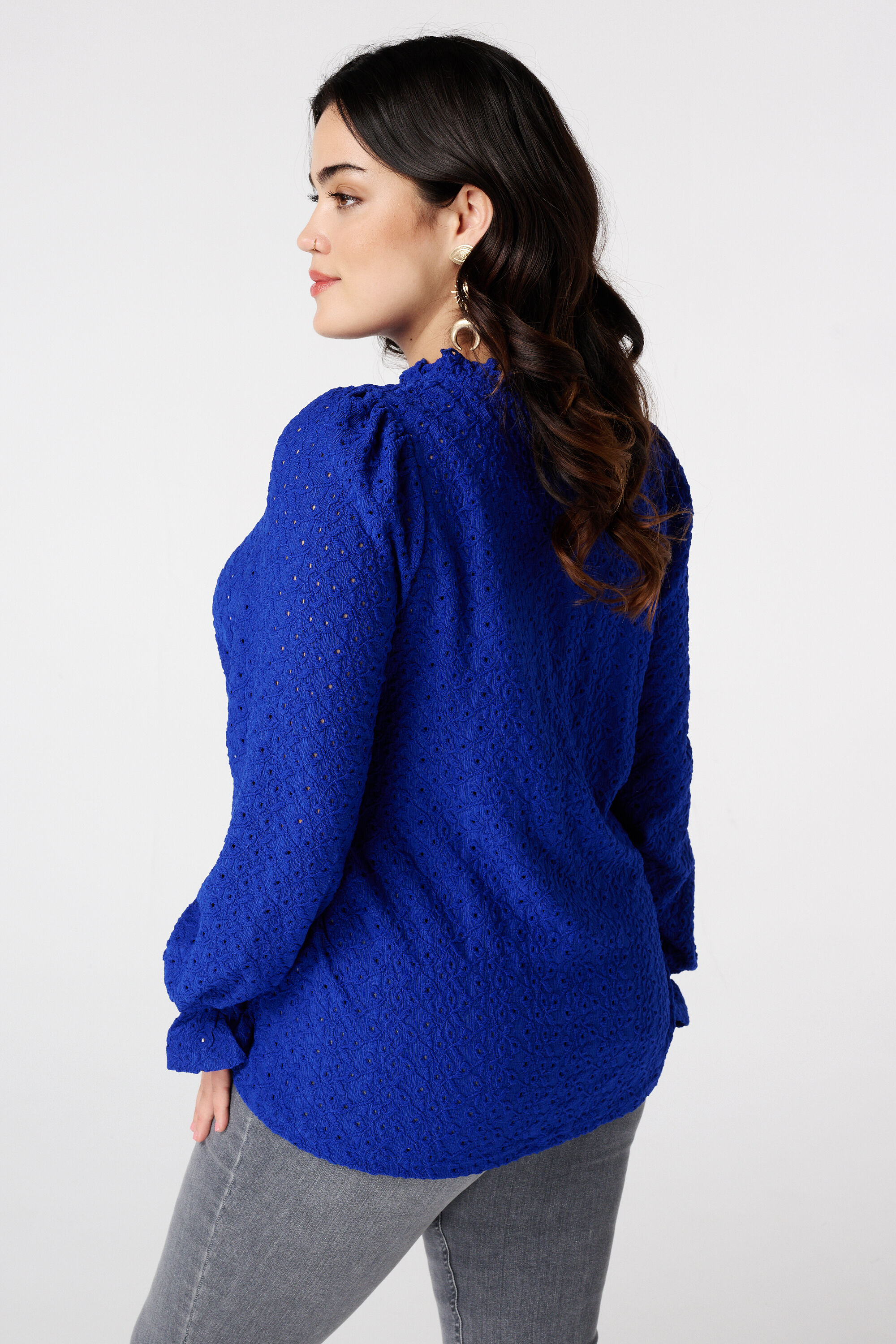 Top con bordado image number 3