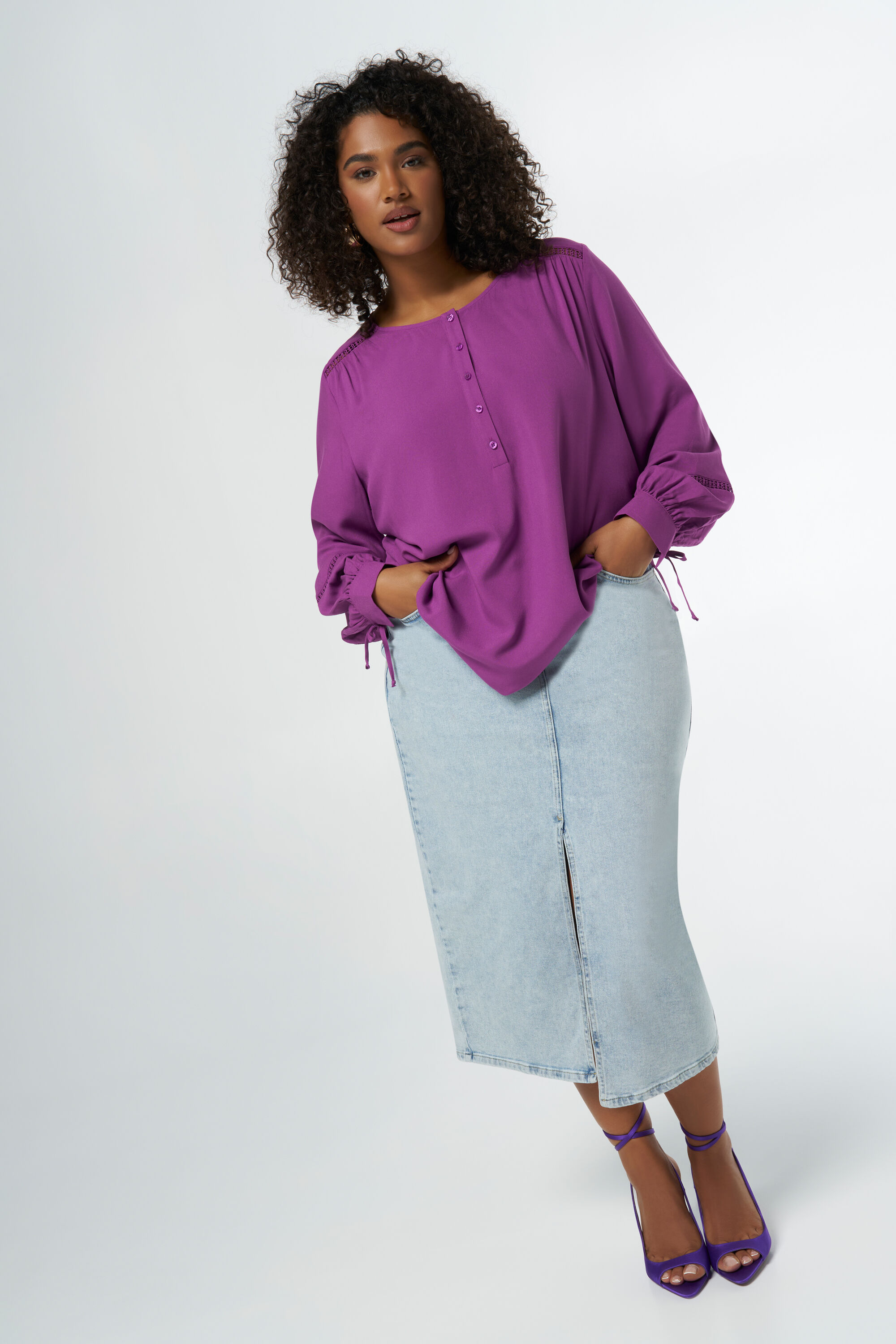 Blusa con detalles en las mangas image number 5