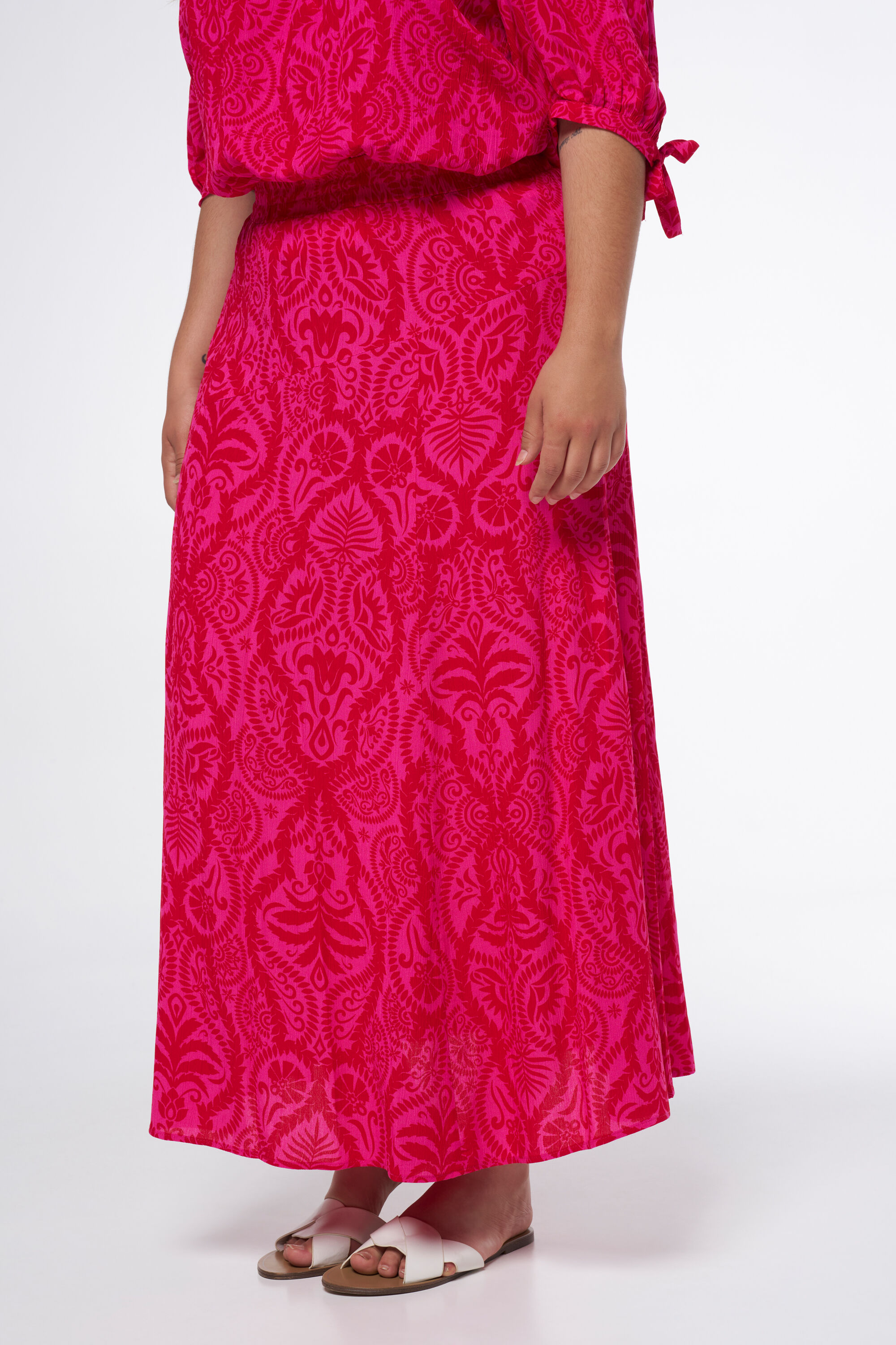 Falda midi con abertura image number 5