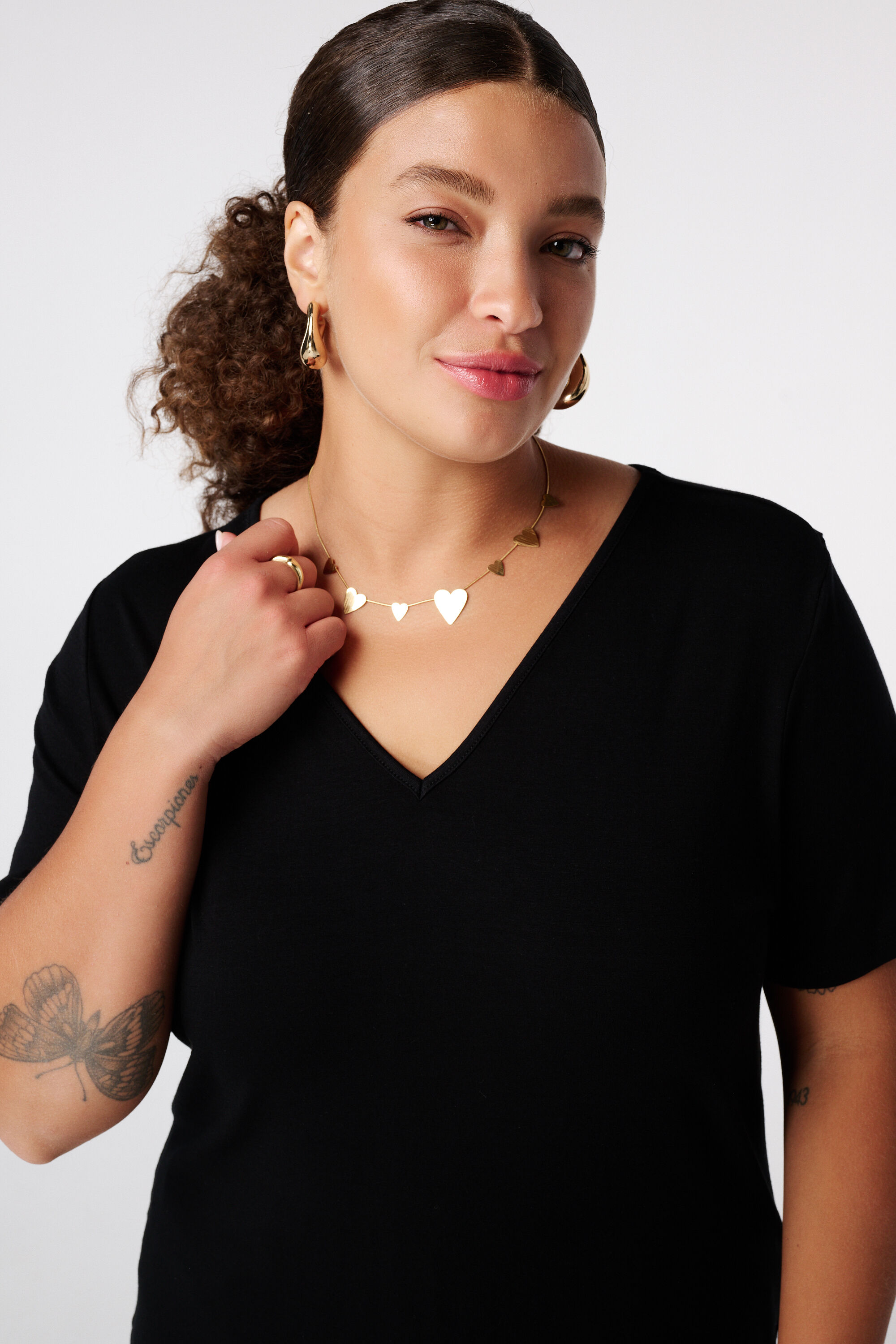 Camiseta con escote en V image number 4