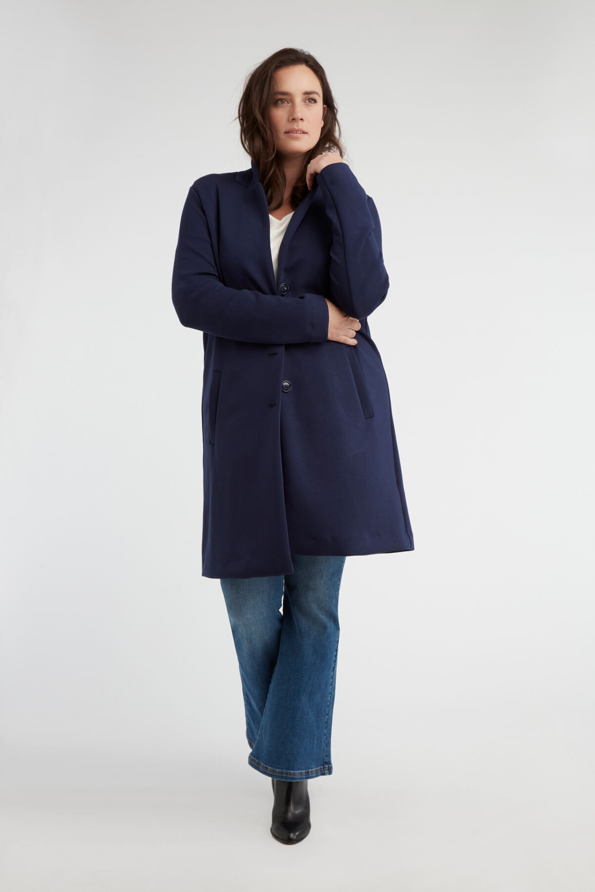 Abrigo con solapas image number 3