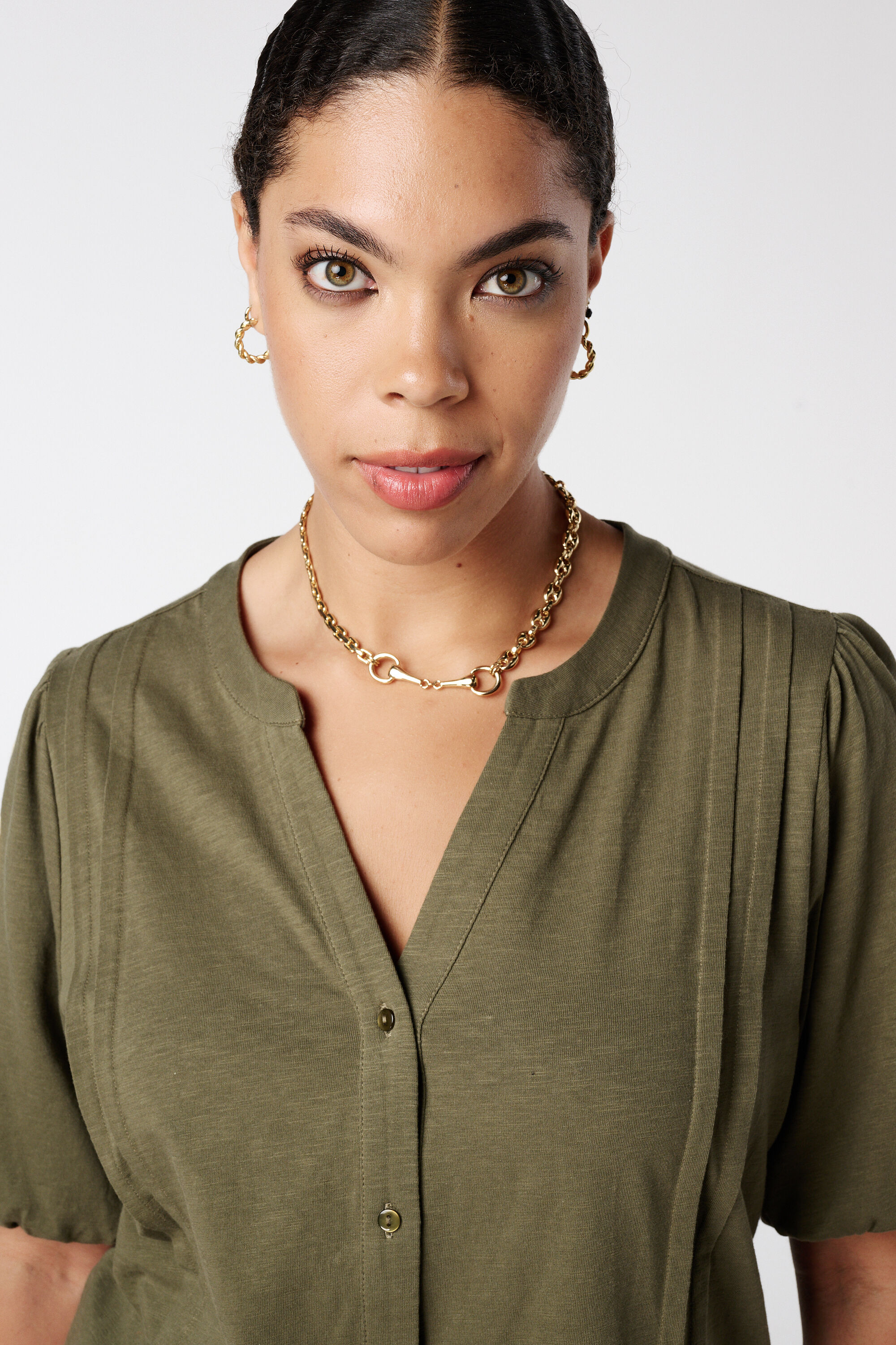 Top con mangas bordadas image number 4