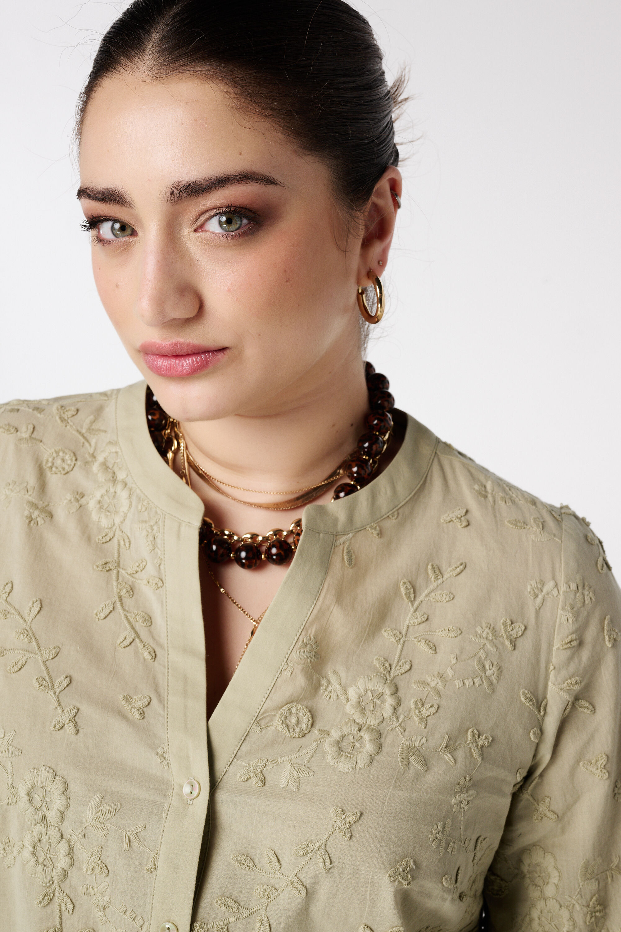 Blusa con estampado floral 3D image number 4