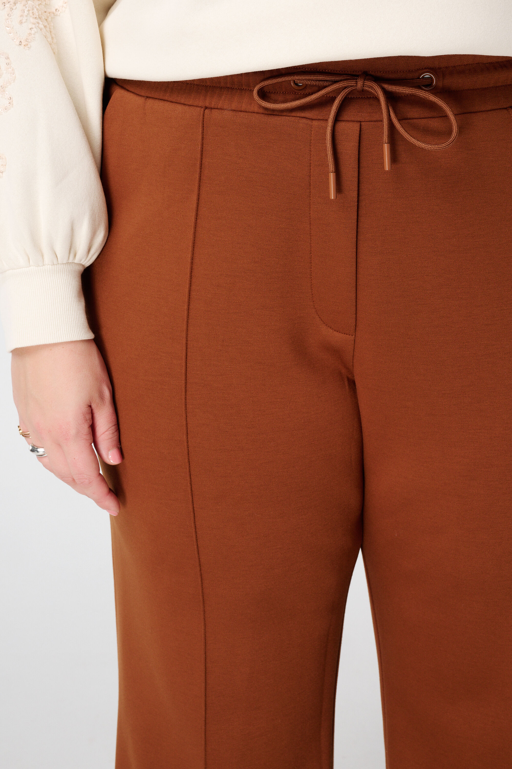 Pantalones con pinzas image number 4