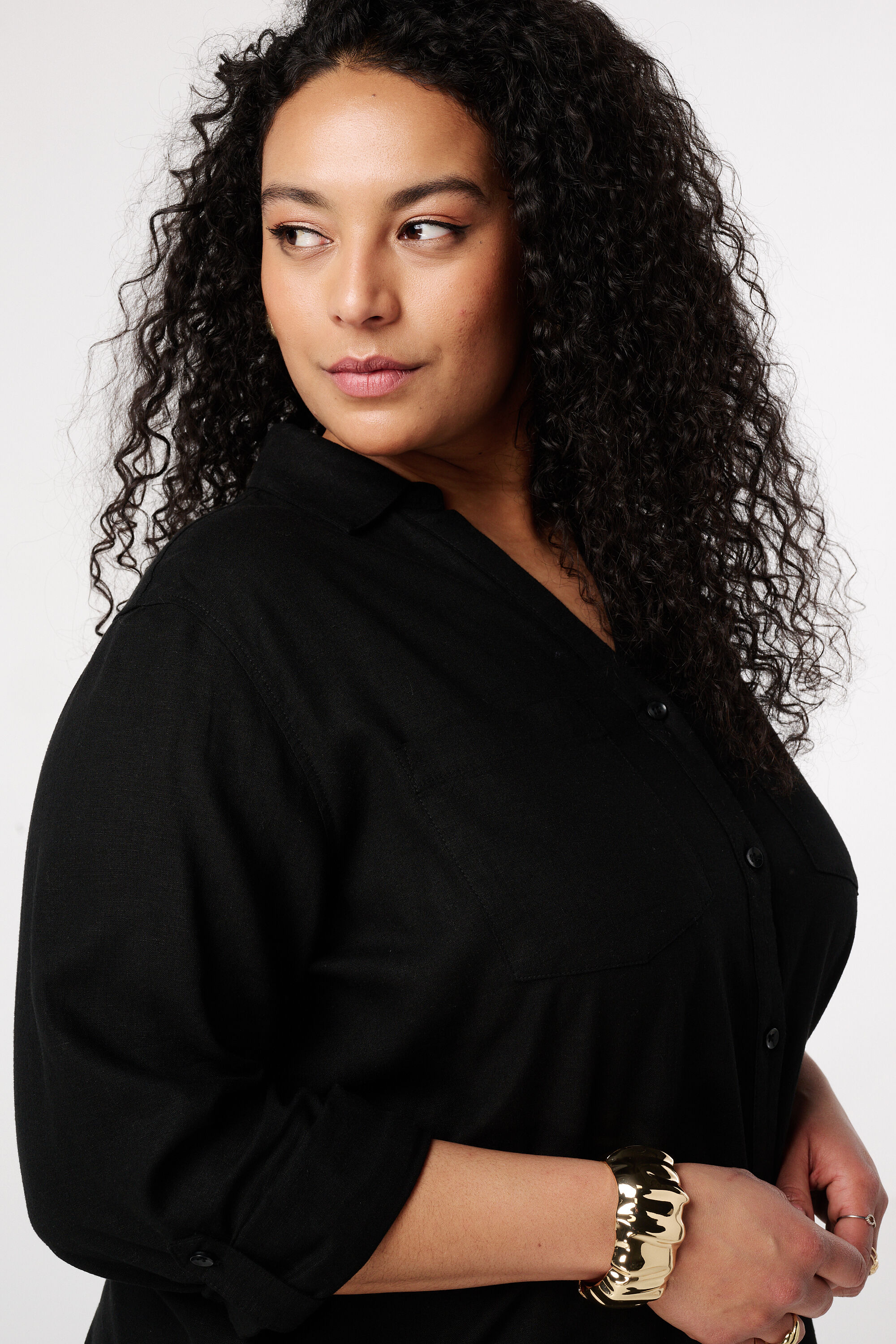 Blusa de lino con bolsillos image number 4