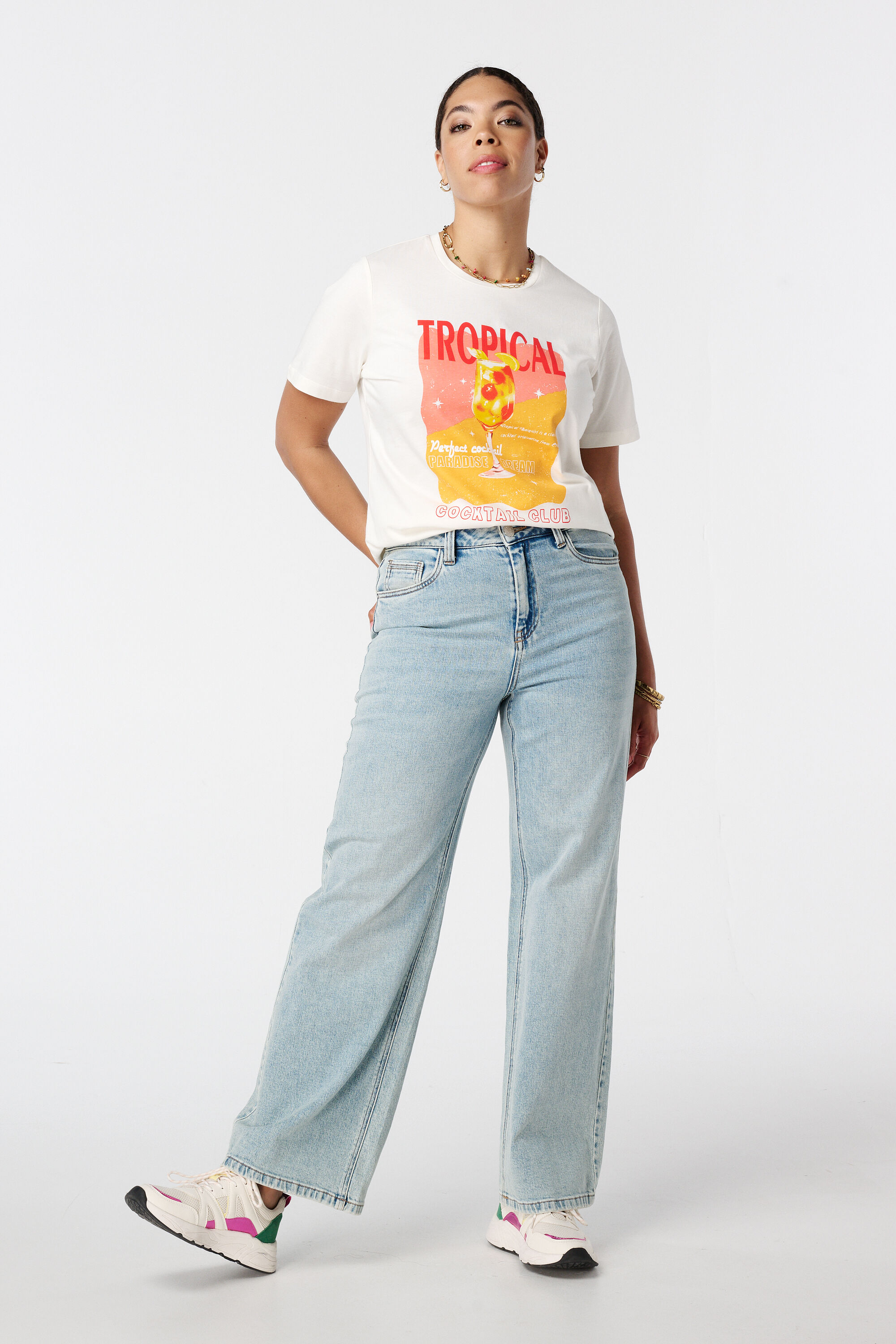Camiseta con estampado tropical image number 5