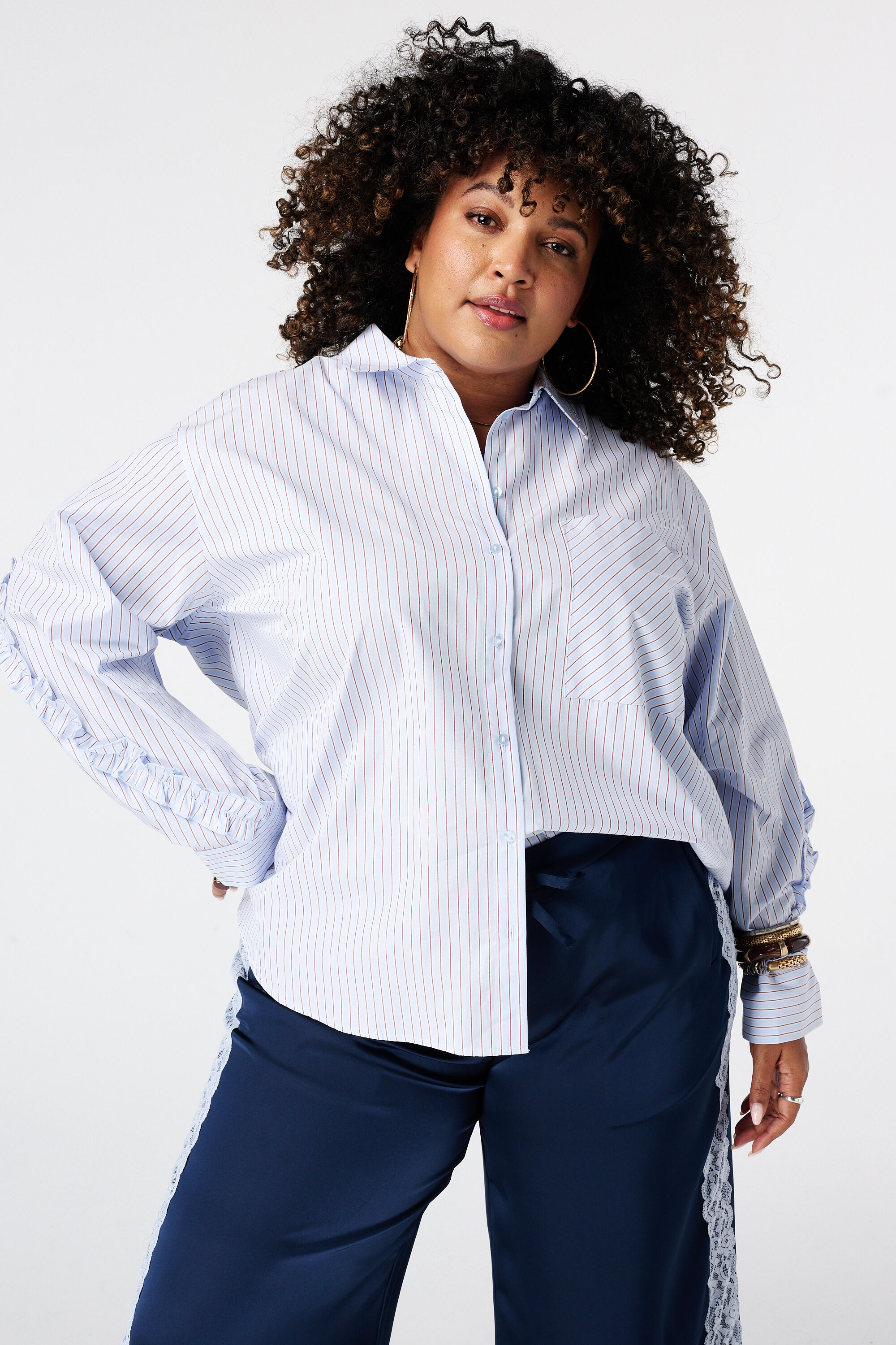 Blusa de rayas con volantes