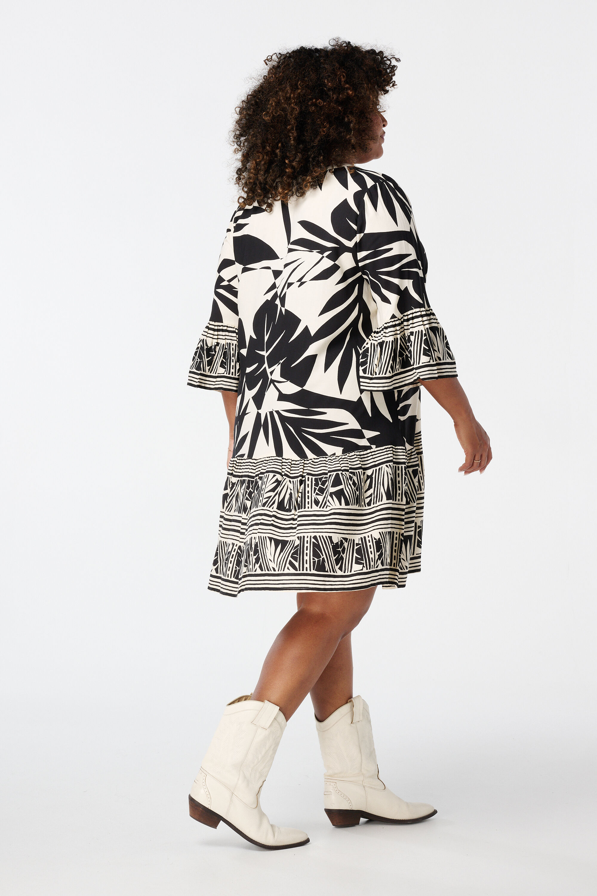 Vestido ligero con estampado image number 3