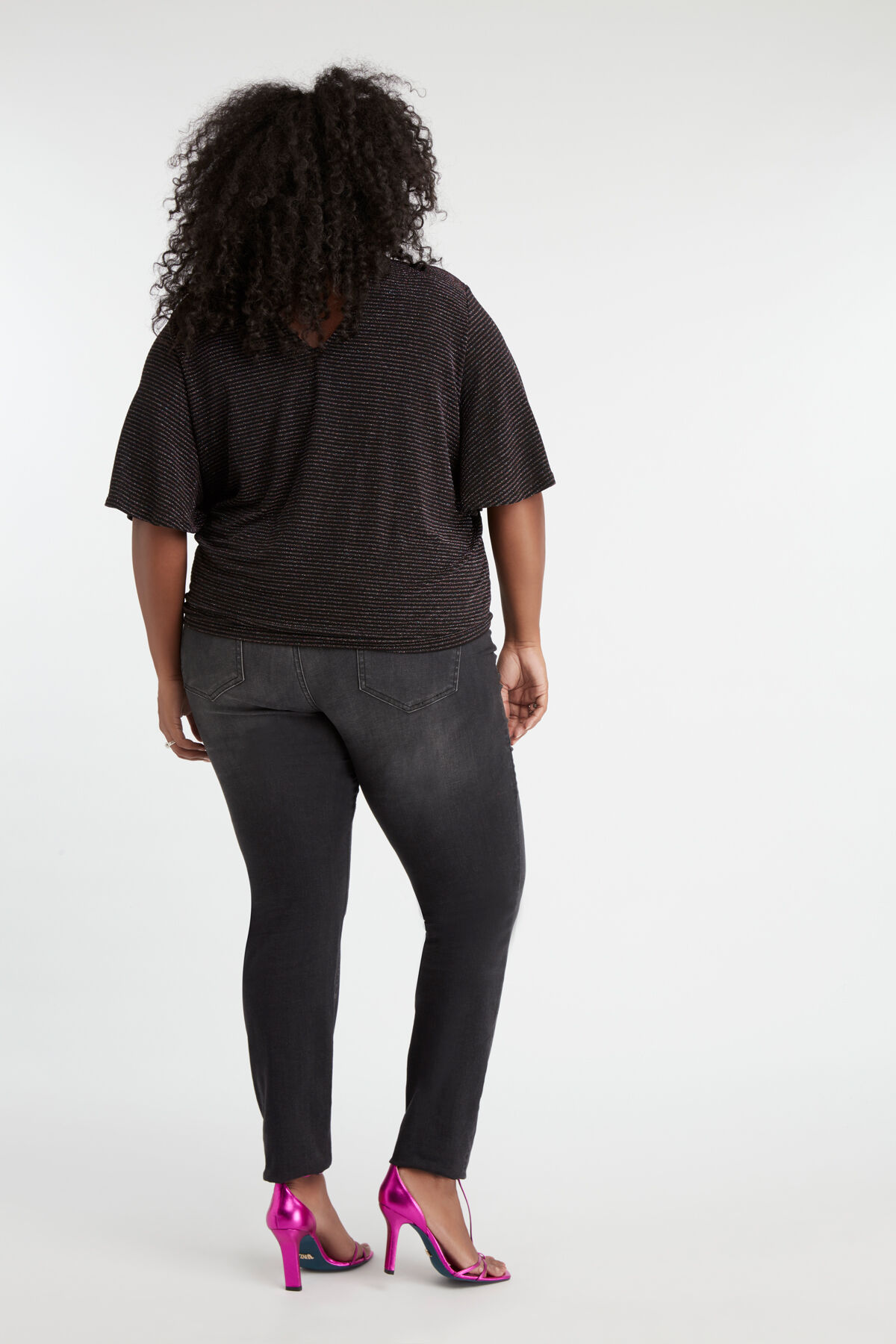 Top con mangas de mariposa image number 4